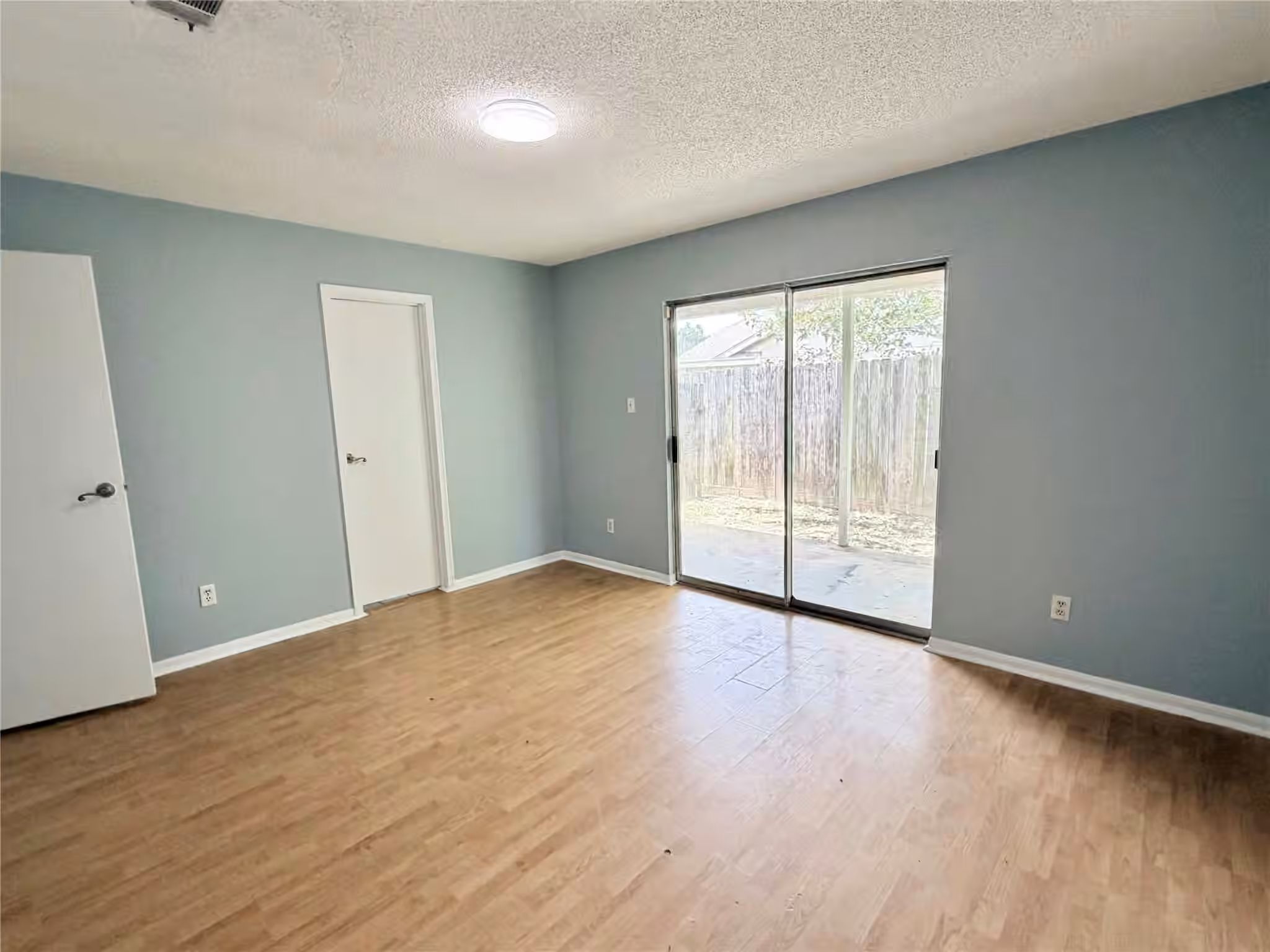 Photo 3 of 2612 4th Avenue N, Texas City, TX