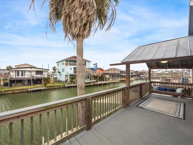 Photo of 85 Bayou Vista Drive, Hitchcock, TX