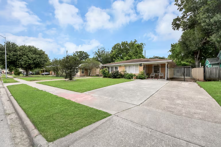 Photo 2 of 8043 Wier Drive, Houston, TX