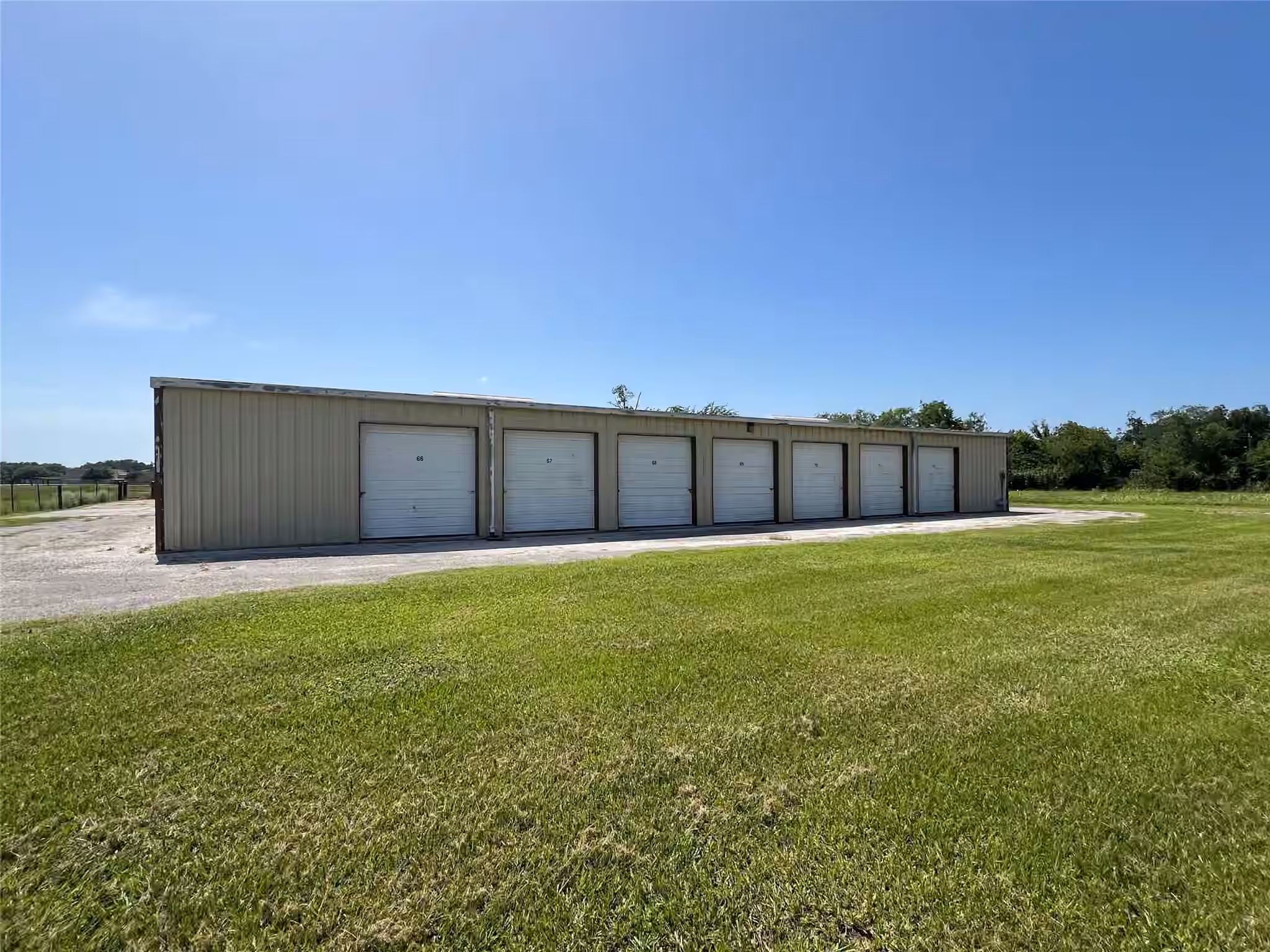 Photo 7 of 1515 N Mechanic Street, El Campo, TX