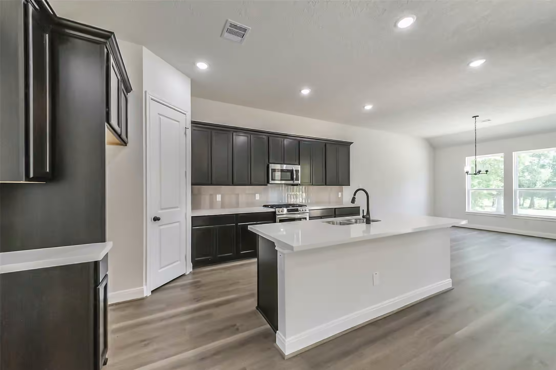 Photo 3 of 5326 Camp Creek Road, Baytown, TX