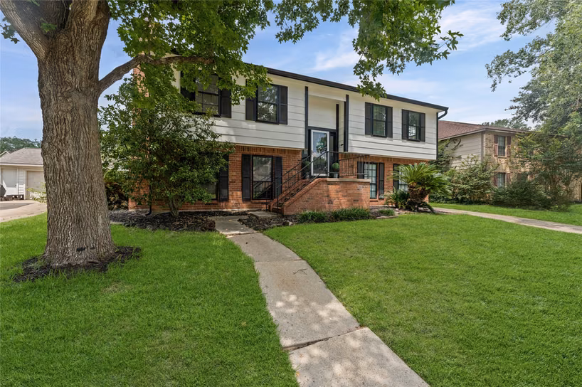 Photo of 15819 Maple Manor Drive, Houston, TX