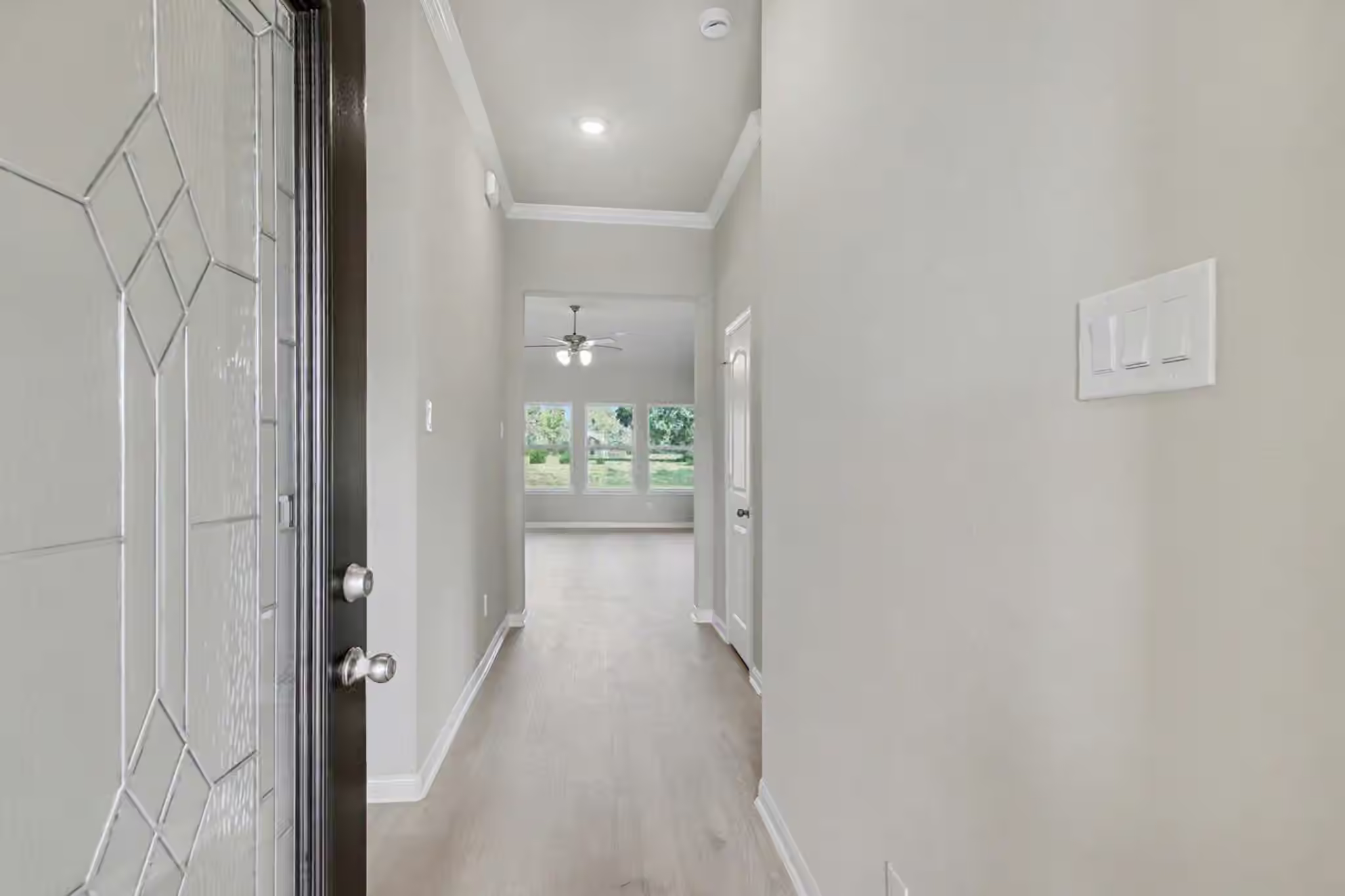 Photo 5 of 414 Wellshire Drive, West Columbia, TX