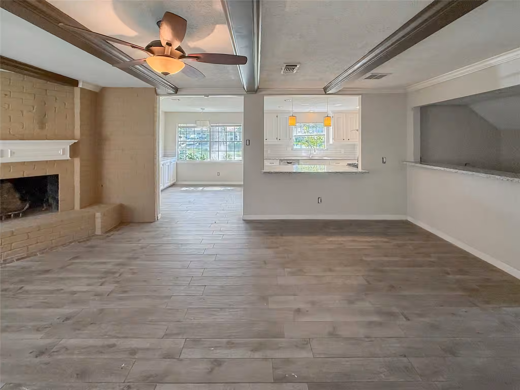 Photo 5 of 10902 Fawnview Drive, Houston, TX