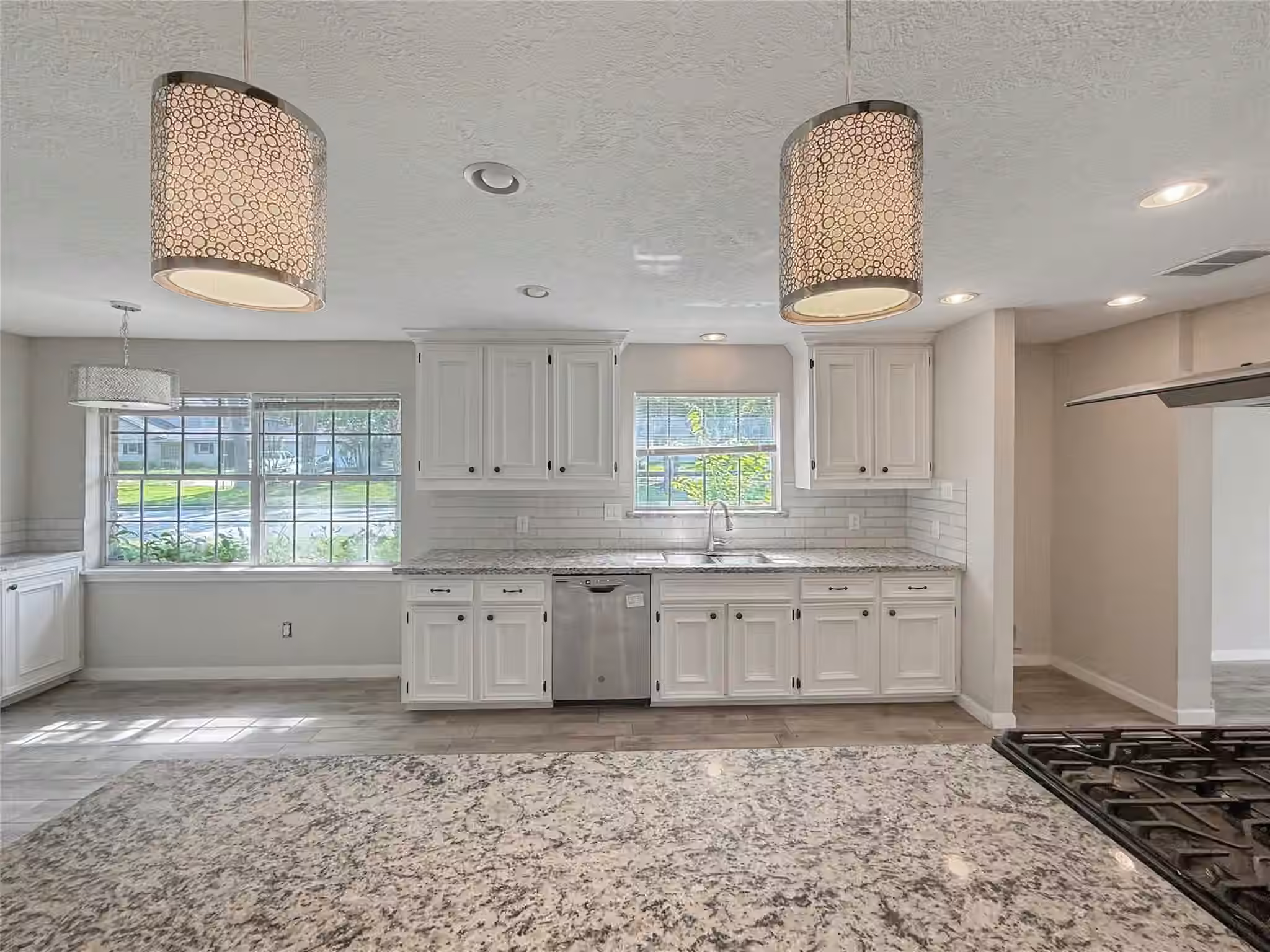 Photo 6 of 10902 Fawnview Drive, Houston, TX