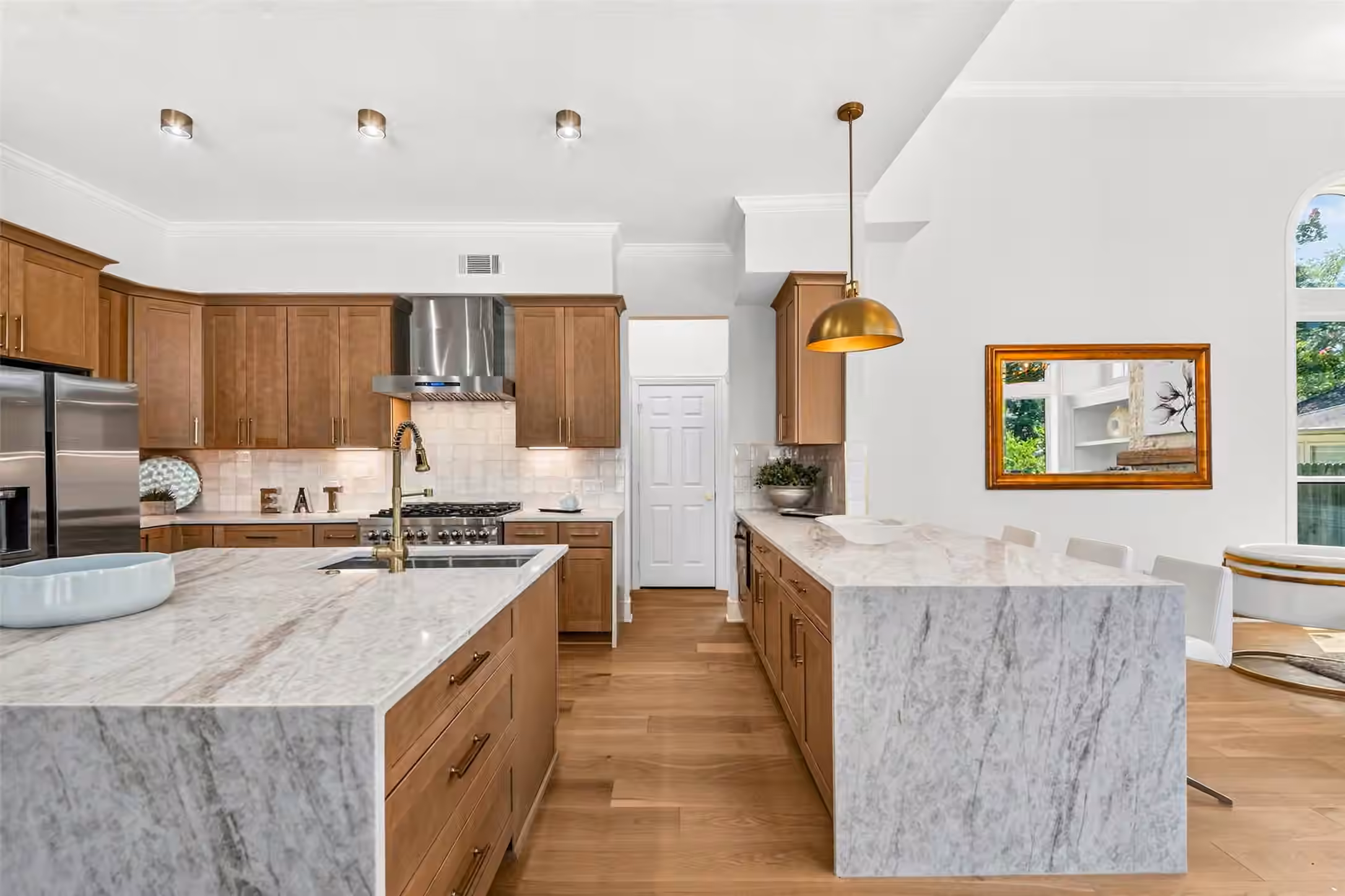 Photo 2 of 46 Pebble Cove Drive, The Woodlands, TX