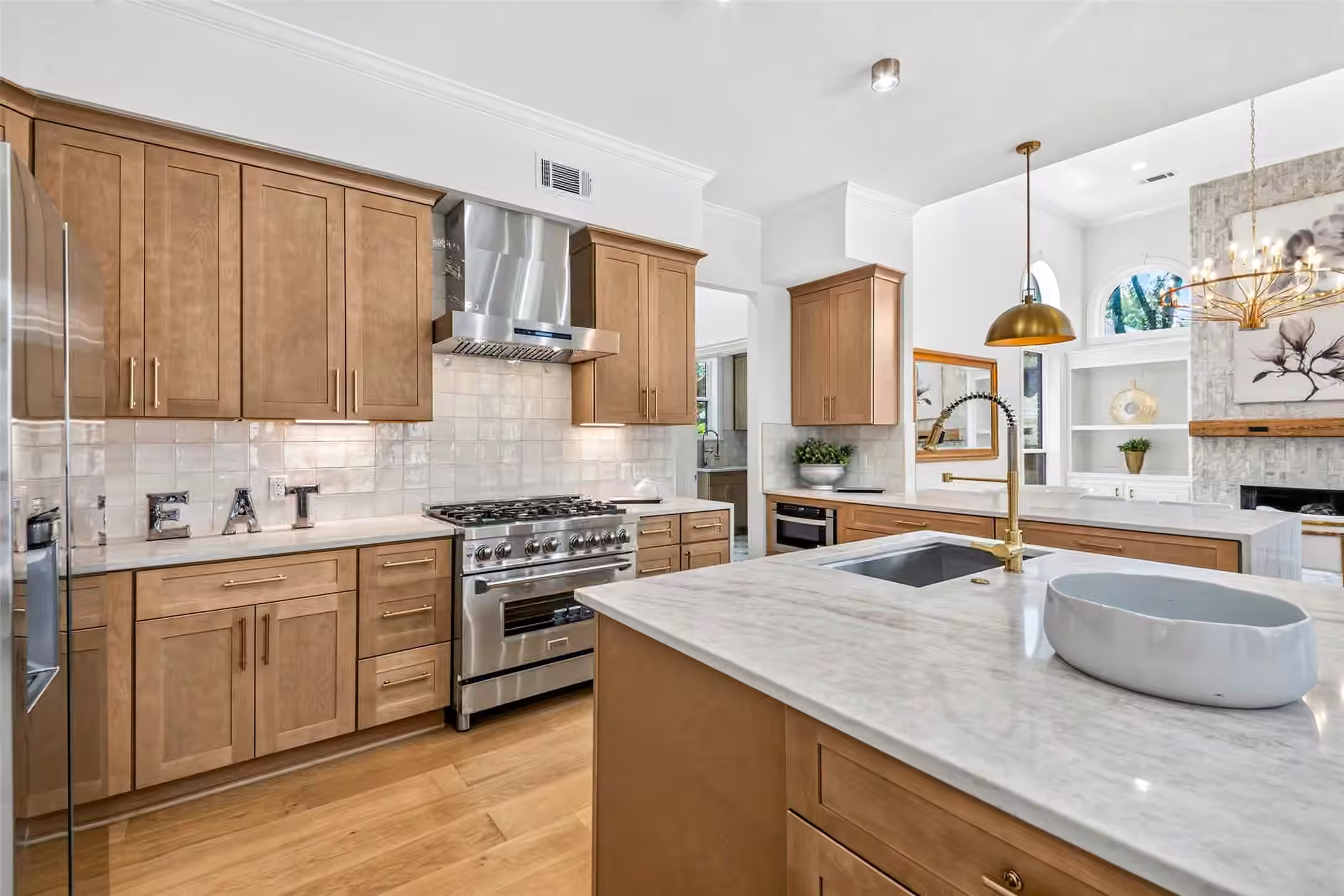 Photo 3 of 46 Pebble Cove Drive, The Woodlands, TX