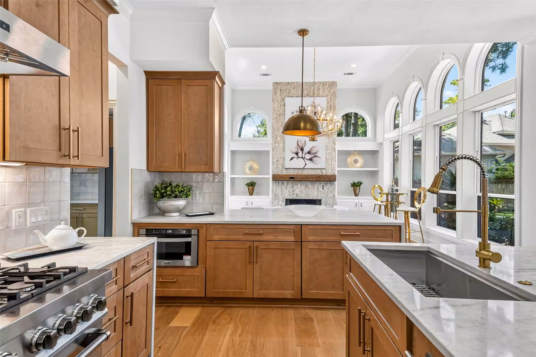 Photo 4 of 46 Pebble Cove Drive, The Woodlands, TX