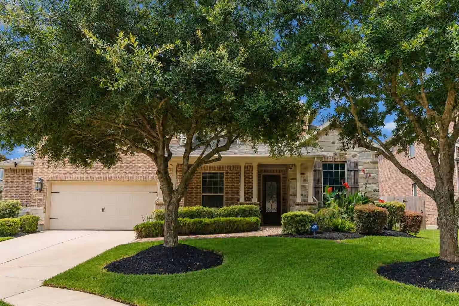 Photo 3 of 2326 Hamilton Pool Lane, Friendswood, TX