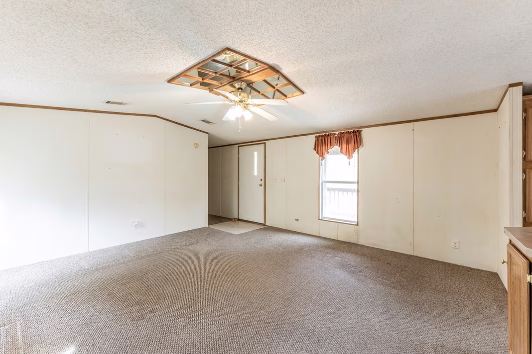 Photo 4 of 400 Marina Drive, Trinity, TX