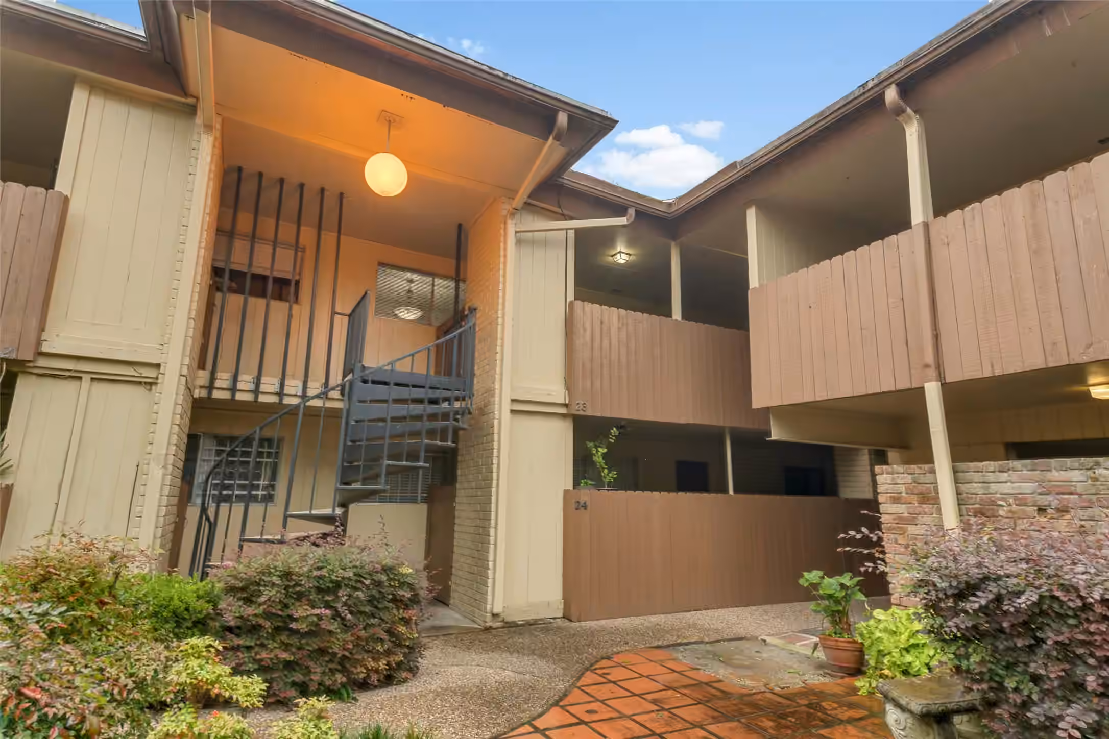 Photo 2 of 7714 Renwick Drive 23, Houston, TX