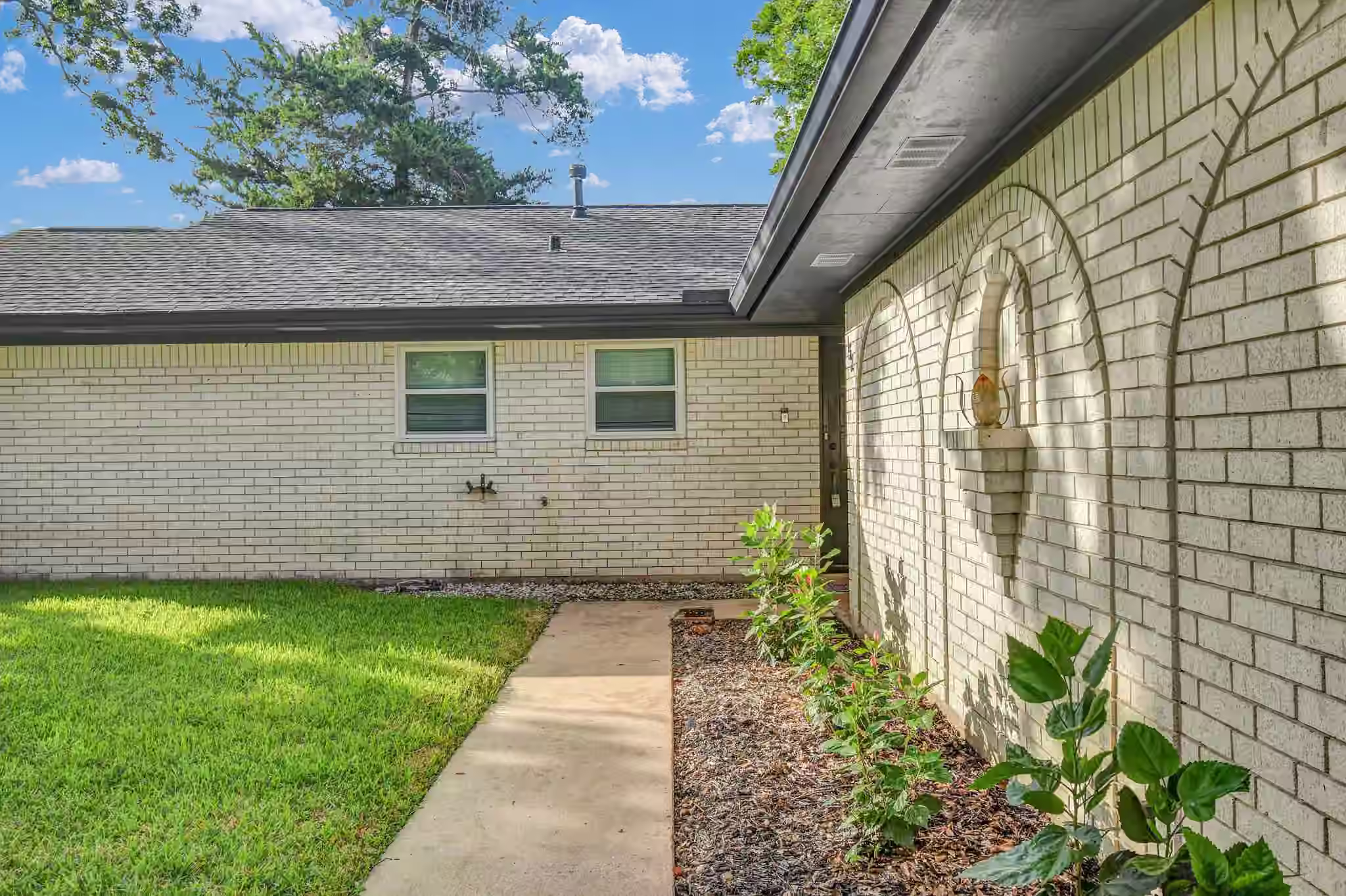 Photo 7 of 152 Cannon Street, Clute, TX