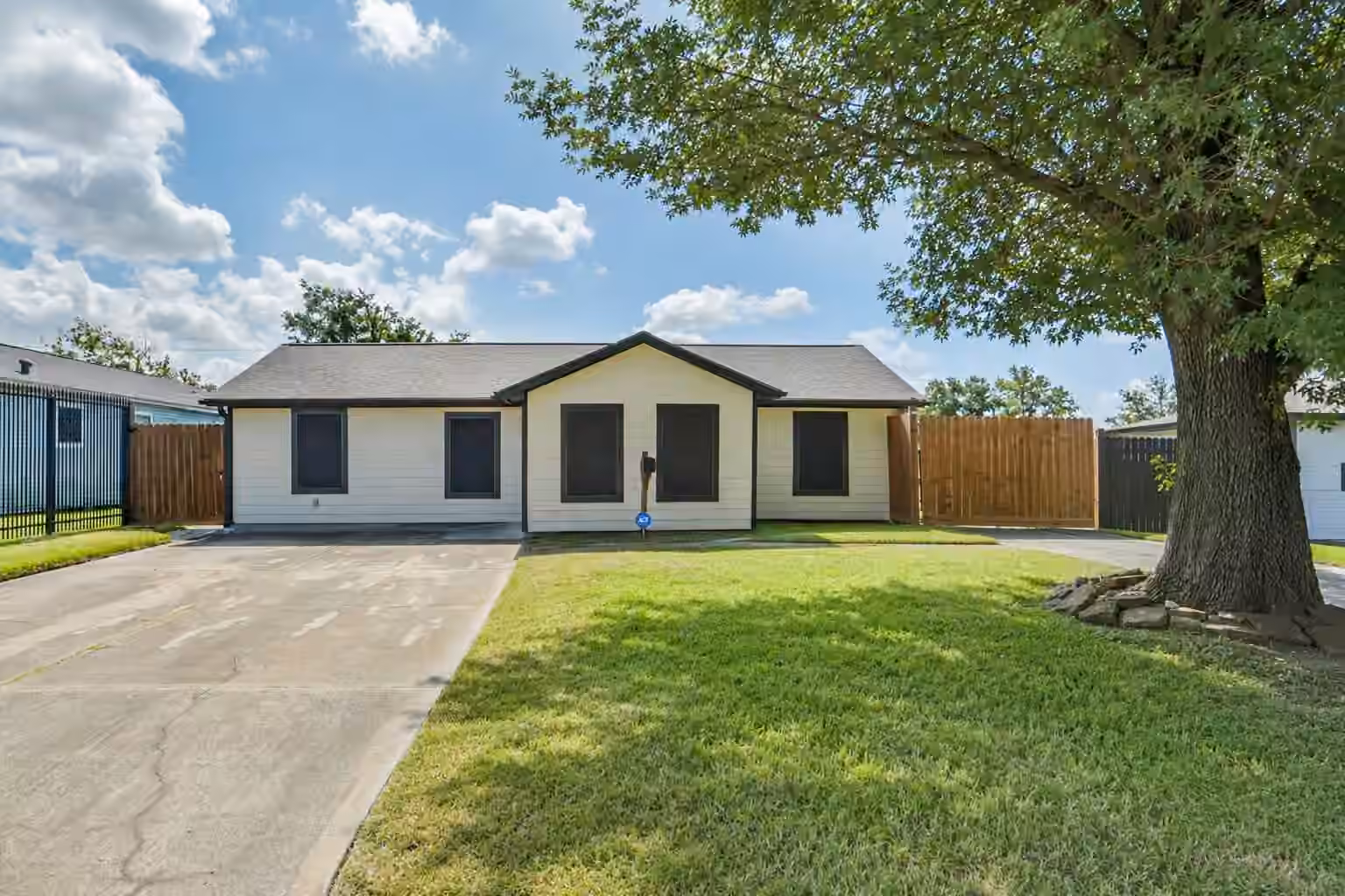 Photo 2 of 1206 Layton Street, Baytown, TX