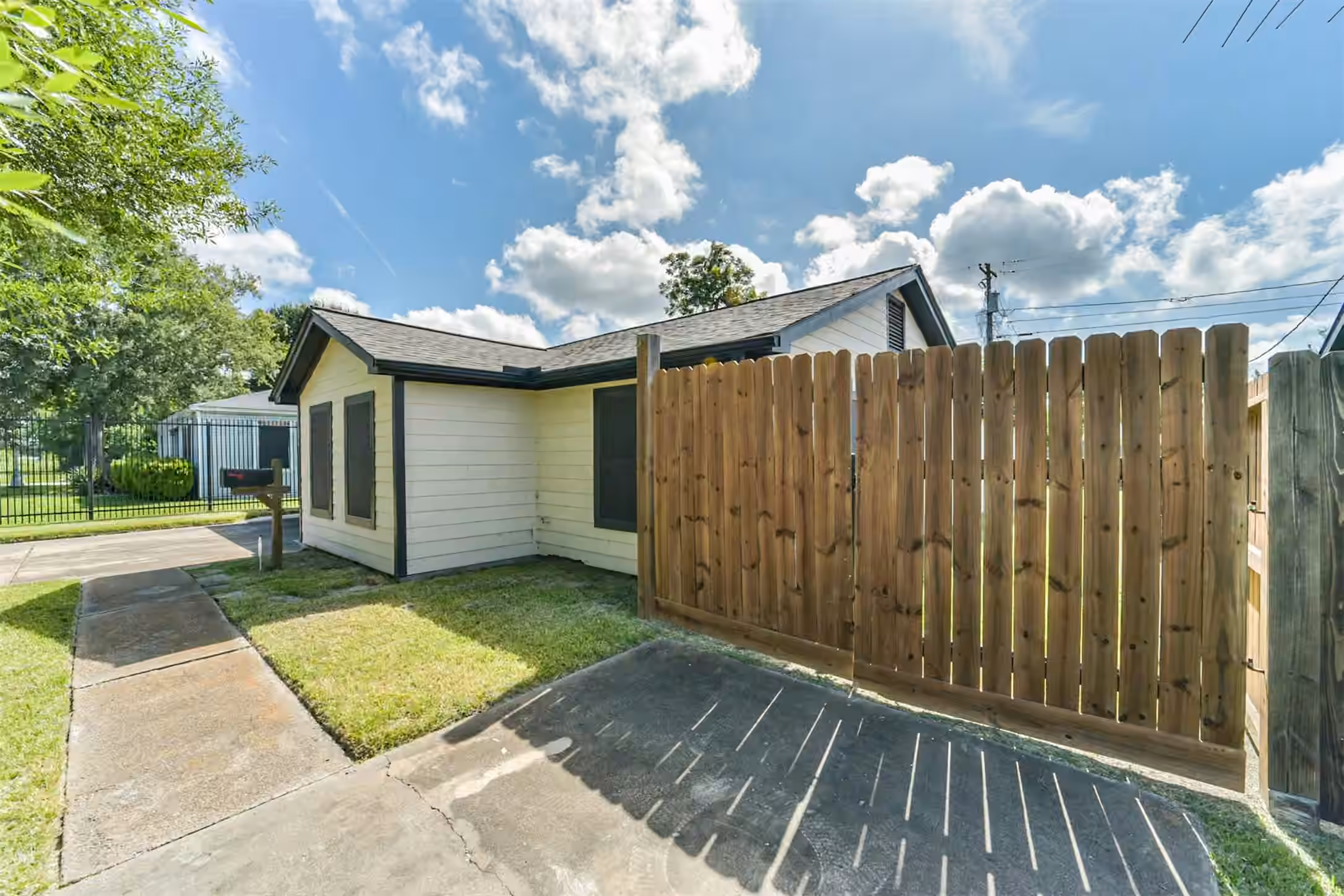 Photo 5 of 1206 Layton Street, Baytown, TX