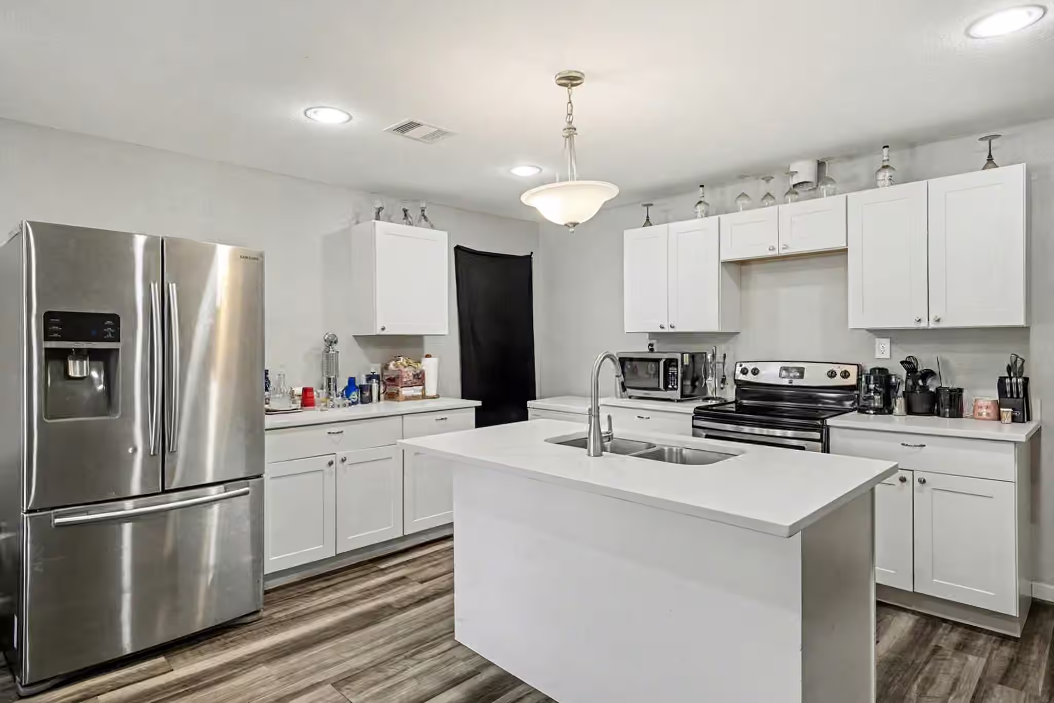 Photo 6 of 4421 Caplin Street, Houston, TX