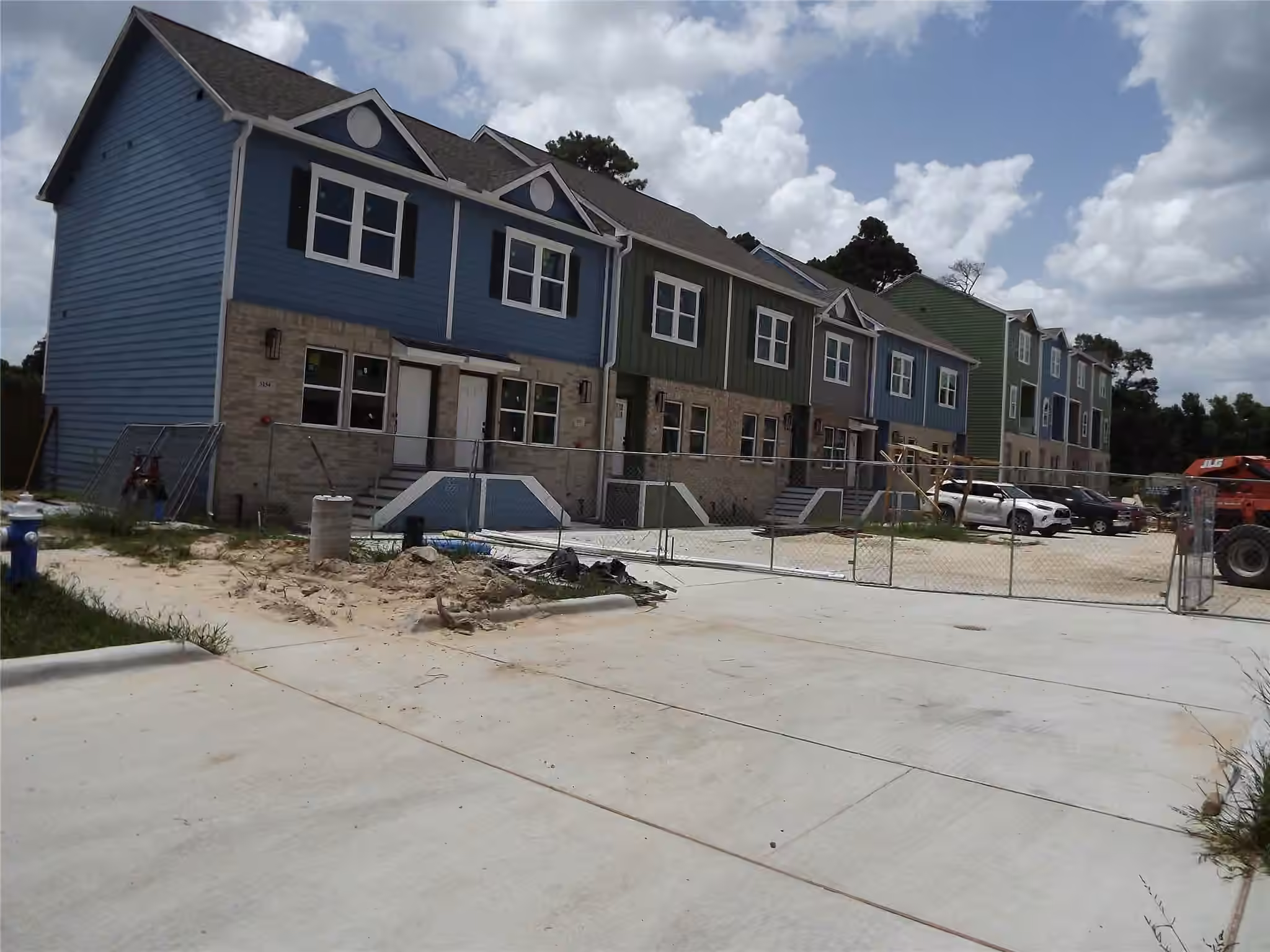 Photo of 3232 Creekmont Dr, Houston, TX 77091