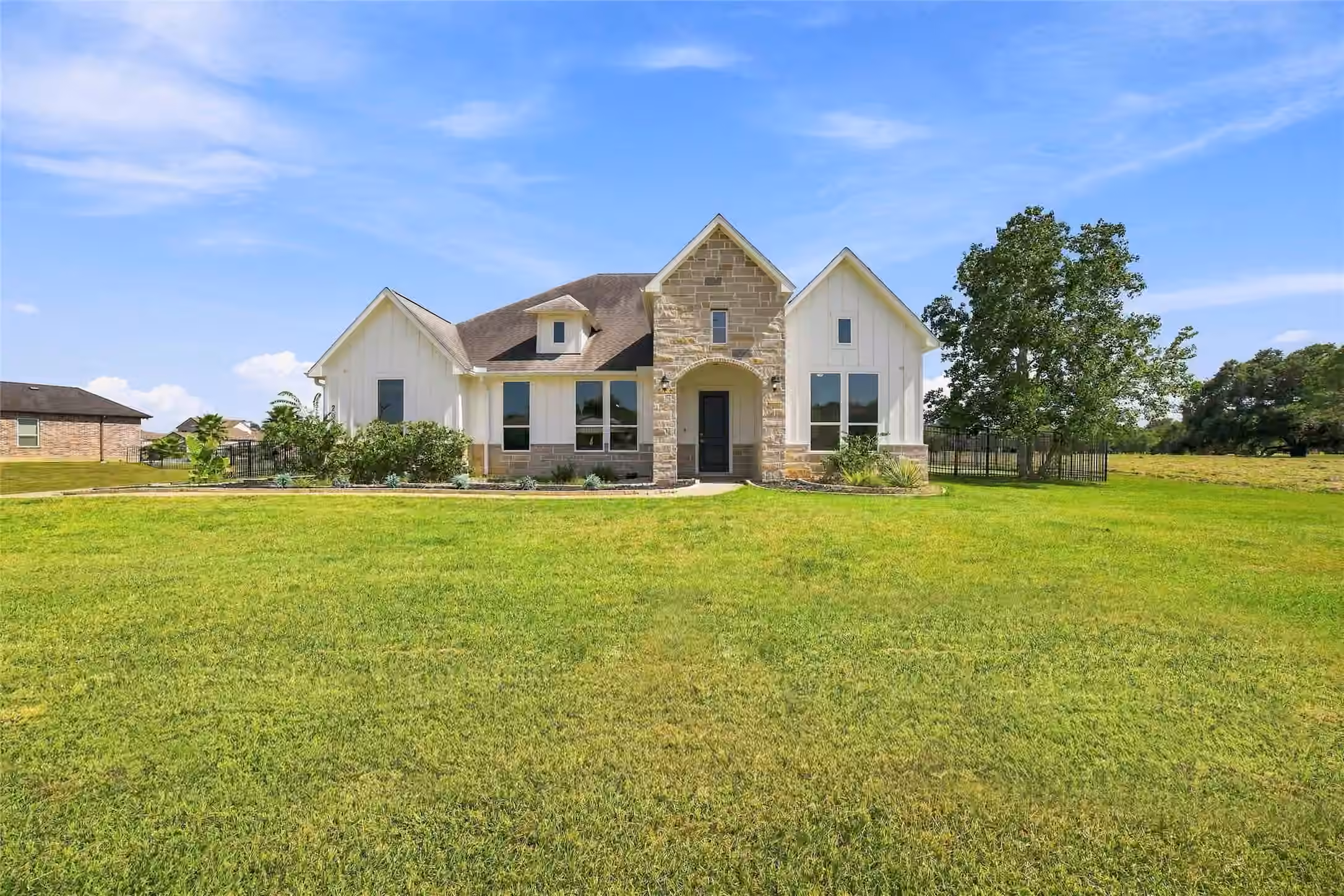 Photo of 203 Cavalry Trail Drive, Rosharon, TX 77583