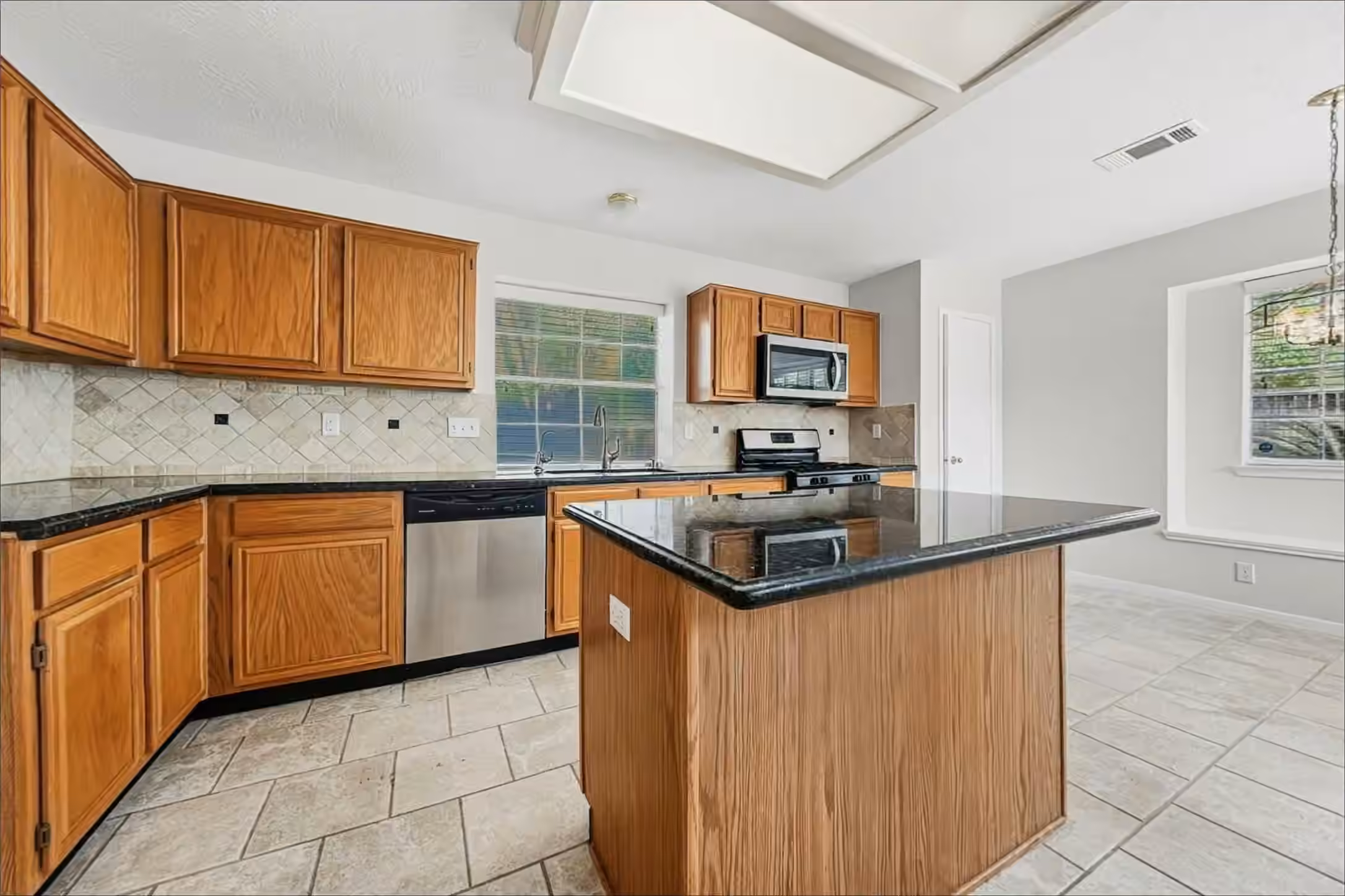 Photo 6 of 7710 Pebble Run Court, Houston, TX