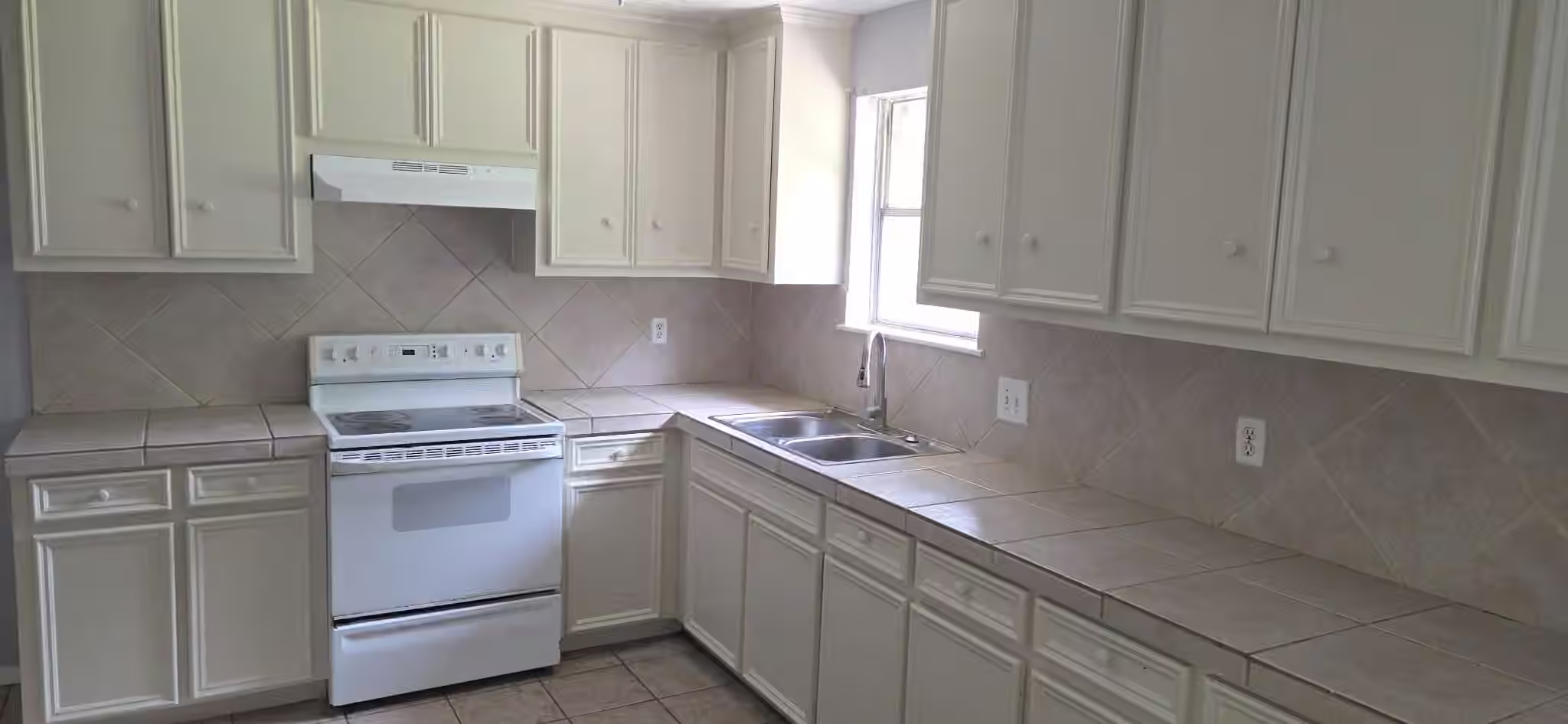 Photo 4 of 9606 Wind Flower Lane, Houston, TX