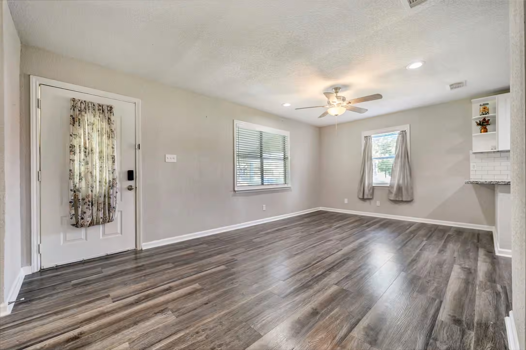 Photo 6 of 7506 Bluebonnet Street, Pearland, TX