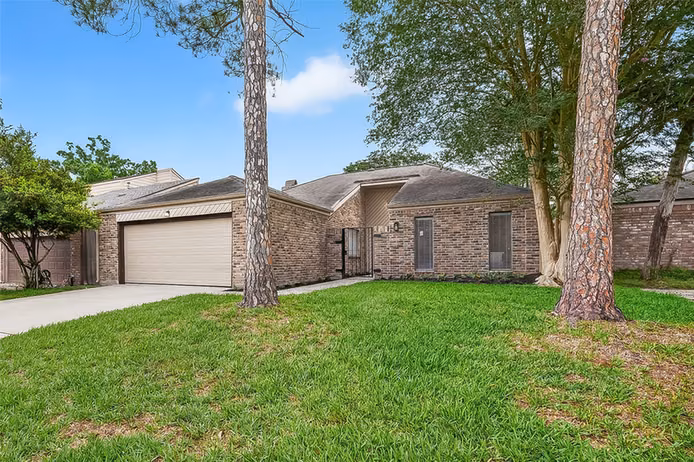 Photo 2 of 1023 Forest Home Drive, Houston, TX