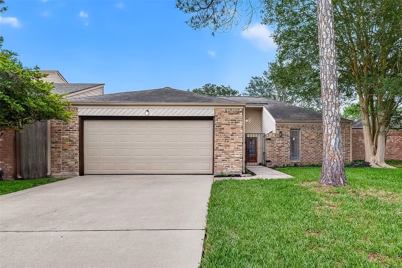 Photo 3 of 1023 Forest Home Drive, Houston, TX