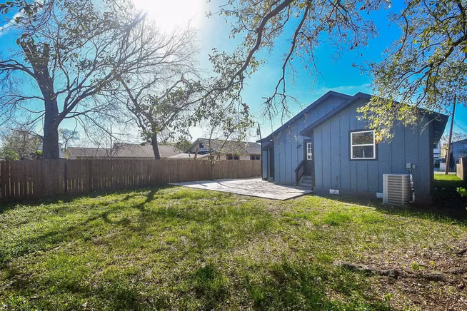 Photo 7 of 4407 Oats Street, Houston, TX