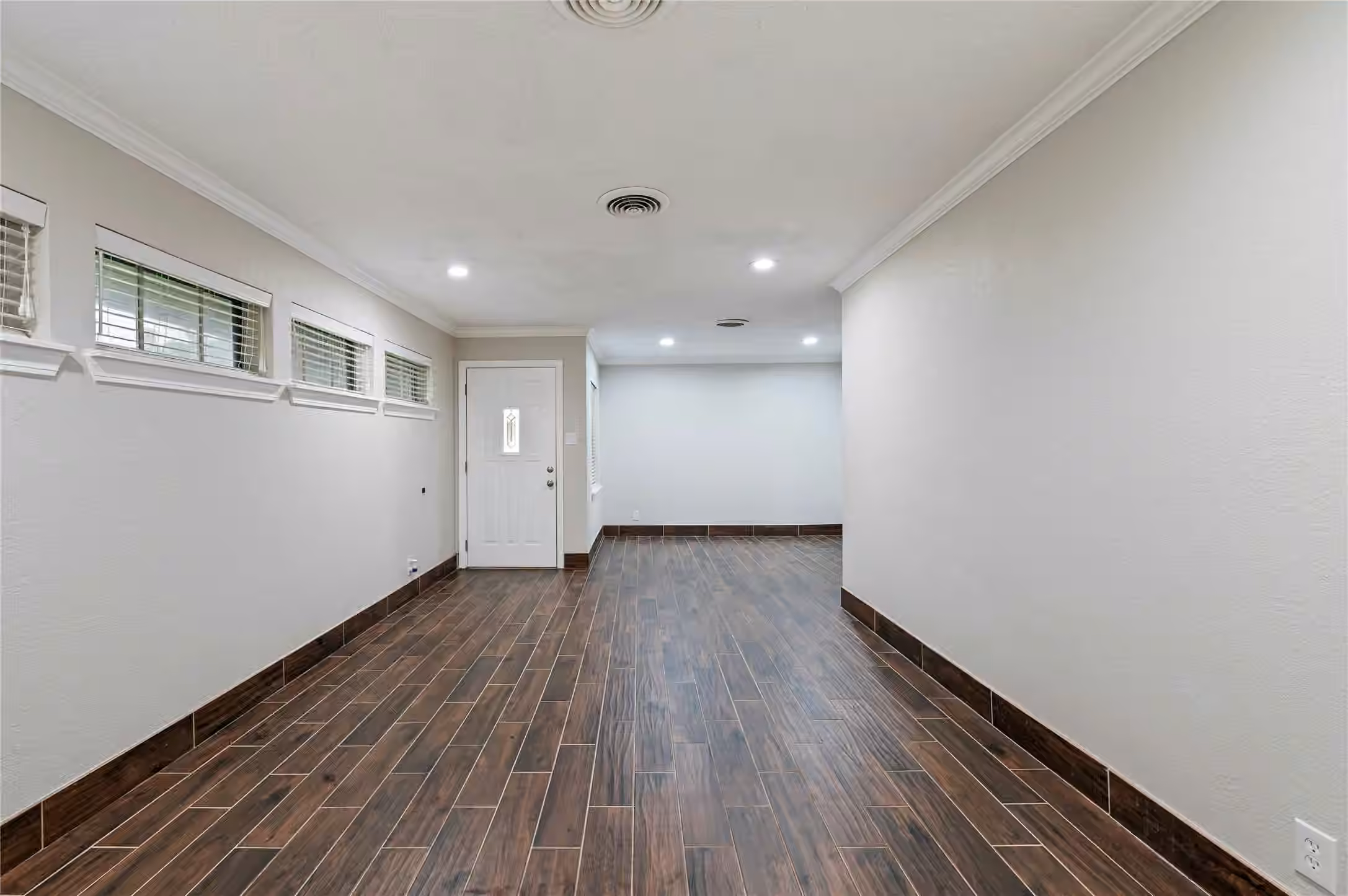 Photo 4 of 1803 Edgehill Road, Pasadena, TX