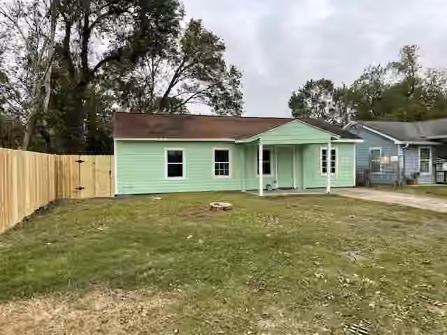 Photo 2 of 7338 Guadalcanal Road, Houston, TX