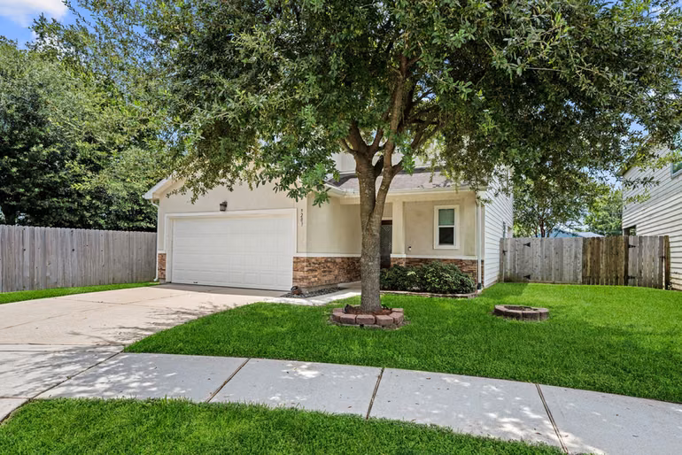 Photo 2 of 9203 Clayberry Street, Houston, TX