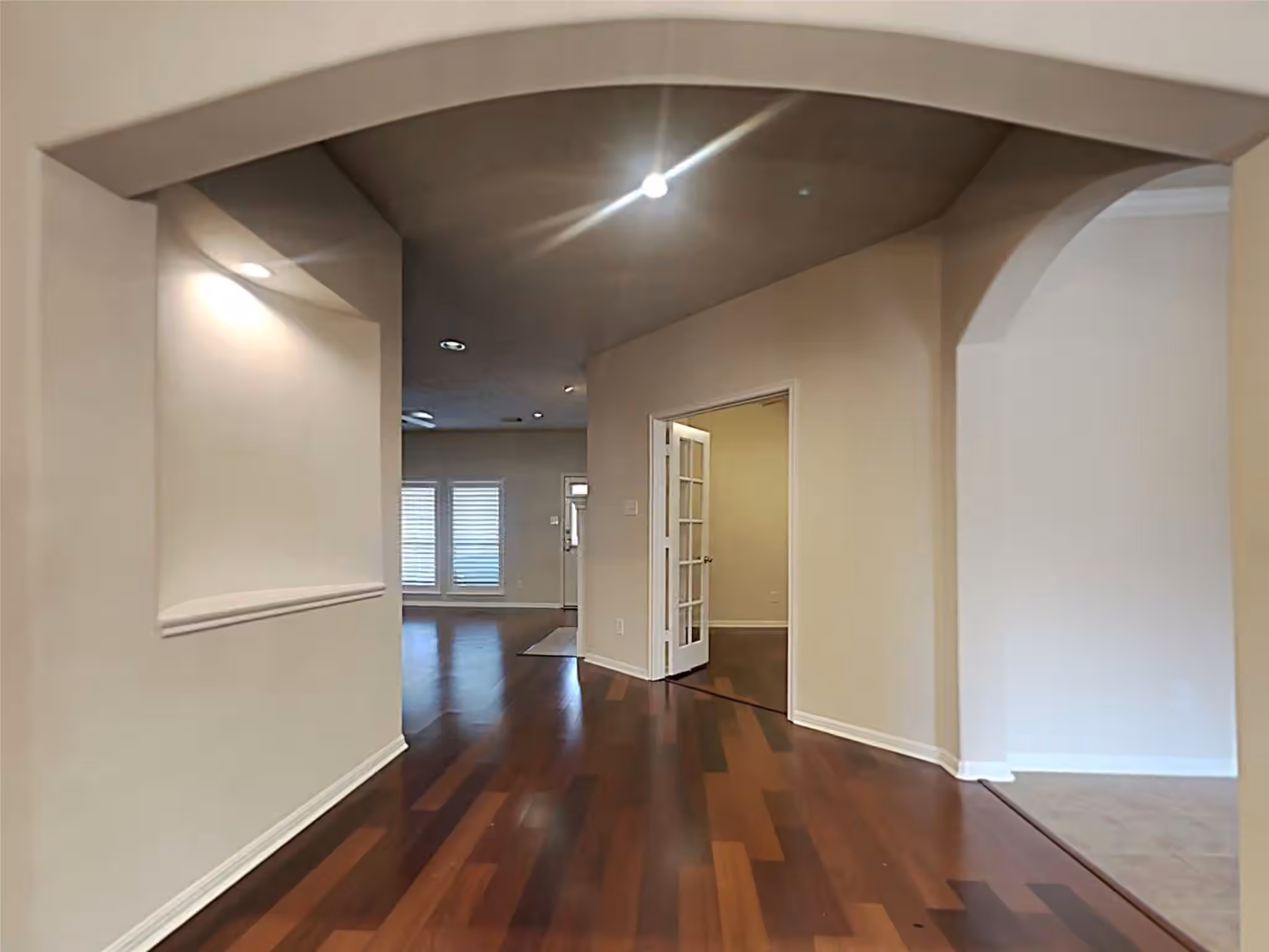 Photo 3 of 155 S Queenscliff Circle, Spring, TX