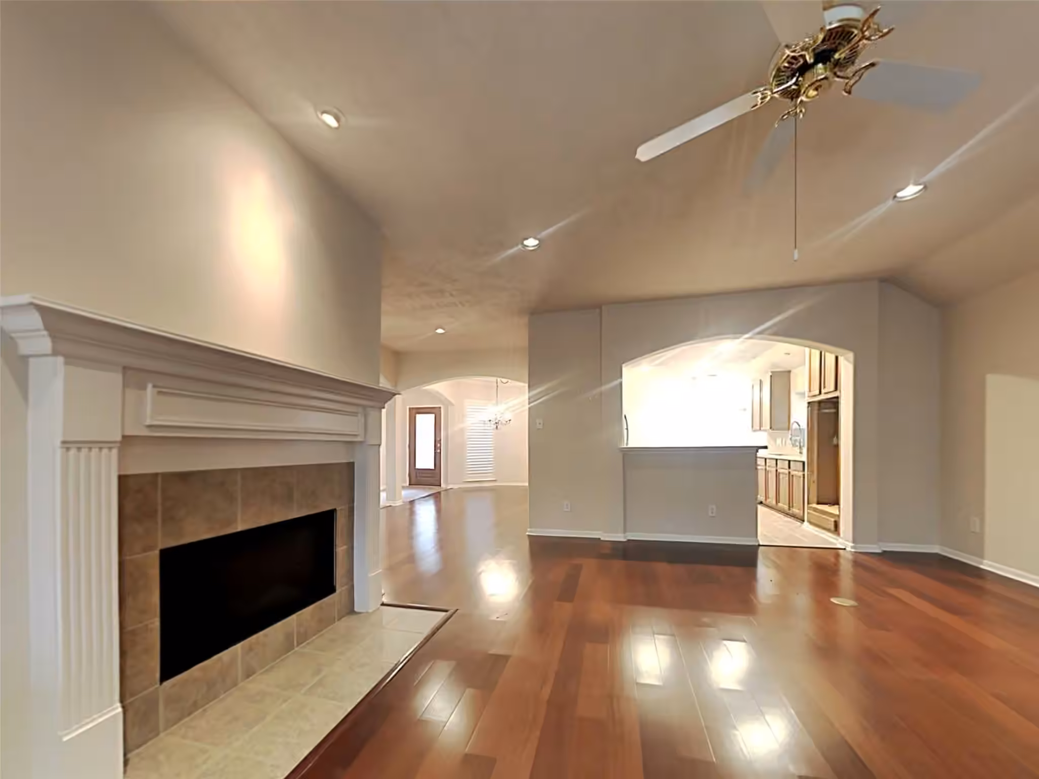 Photo 6 of 155 S Queenscliff Circle, Spring, TX
