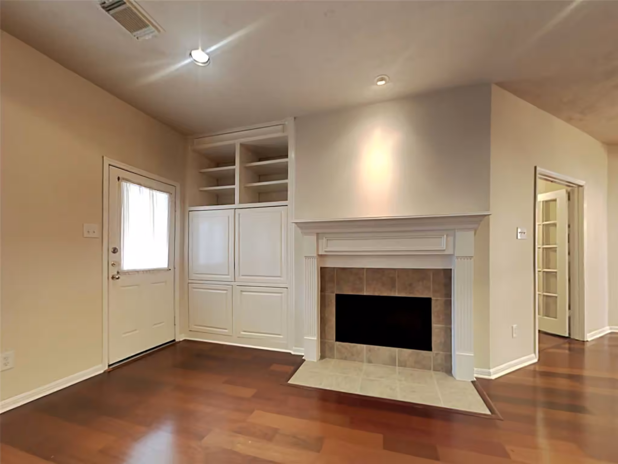 Photo 7 of 155 S Queenscliff Circle, Spring, TX