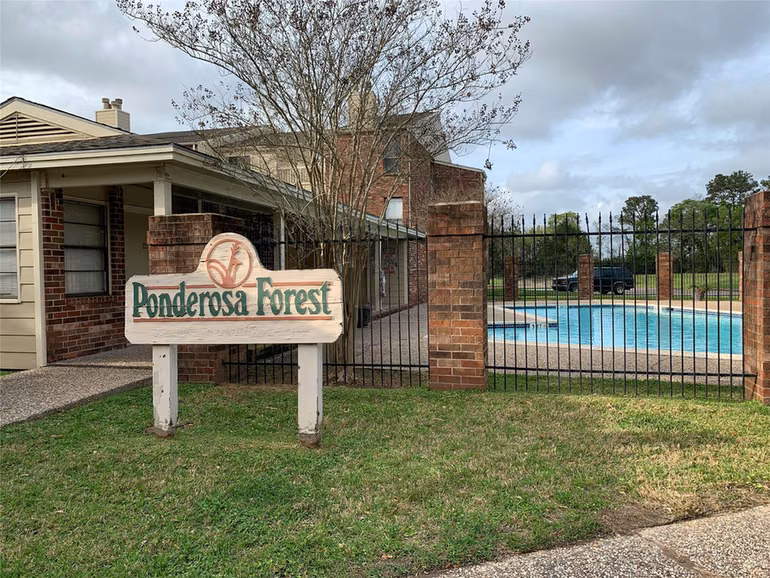 Photo of 2501 Gulf Freeway 279b, Dickinson, TX 77539