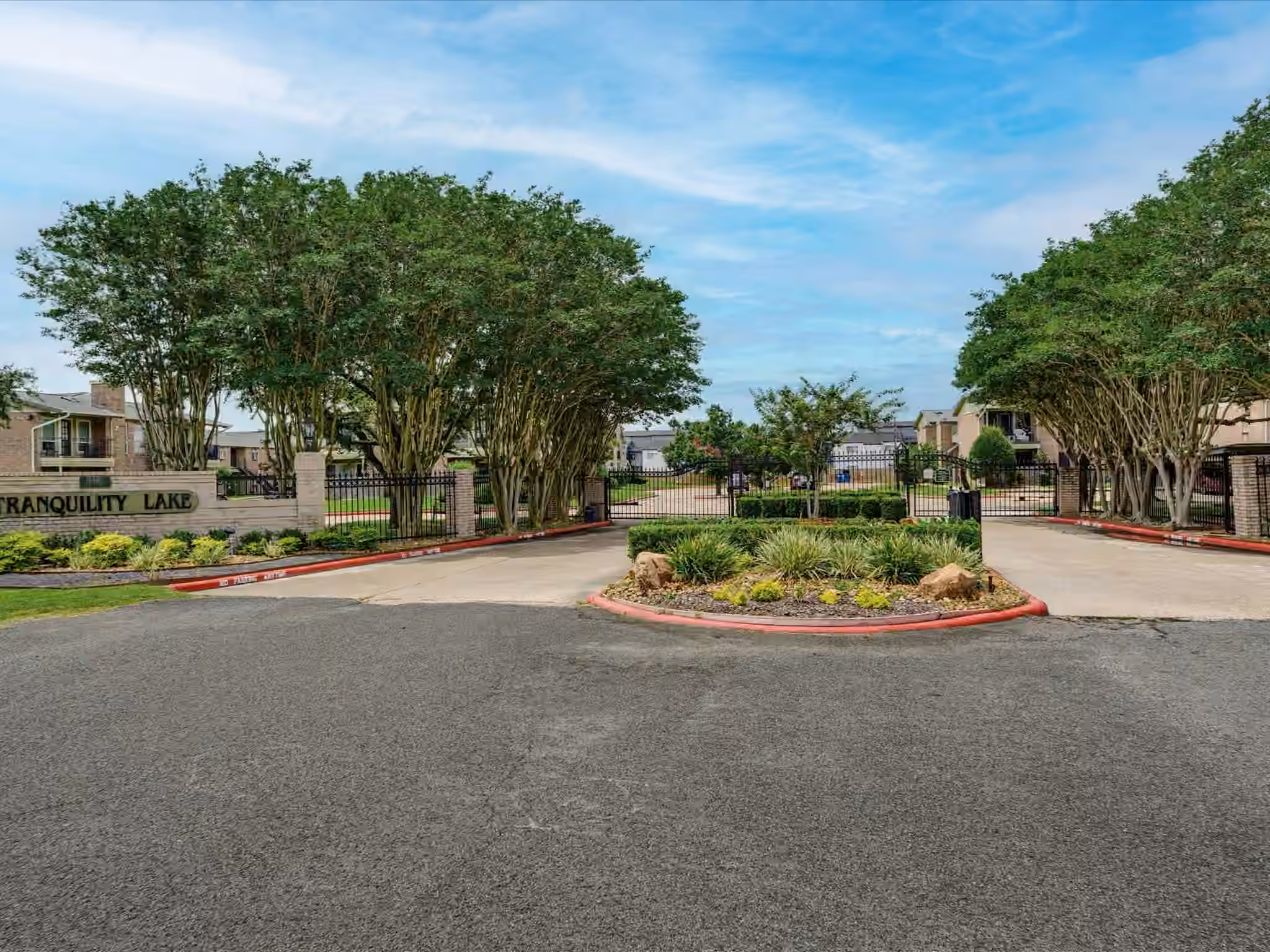 Photo of 18800 Egret Bay Boulevard 1605, Webster, TX