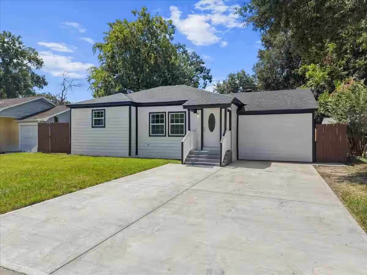 Photo 3 of 1105 W Ellaine Avenue, Pasadena, TX