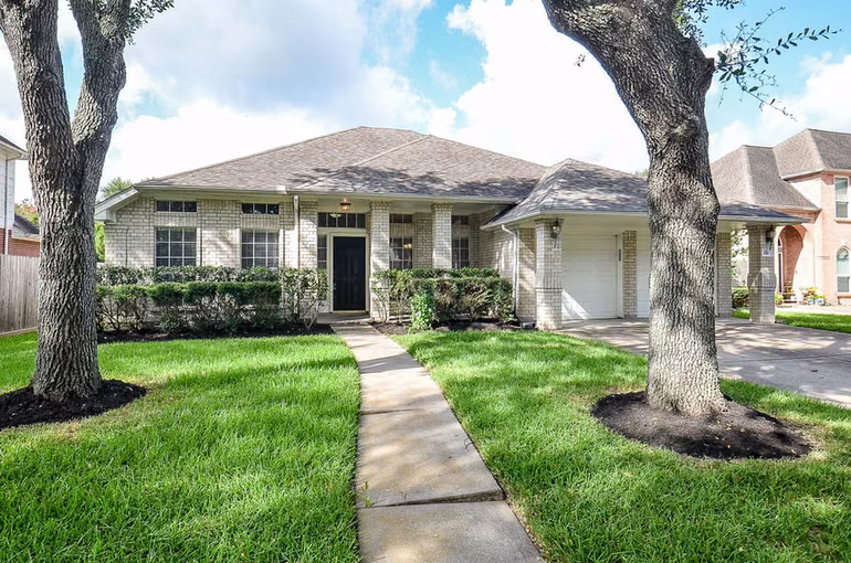 Photo of 610 High Meadows Drive, Sugar Land, TX 77479