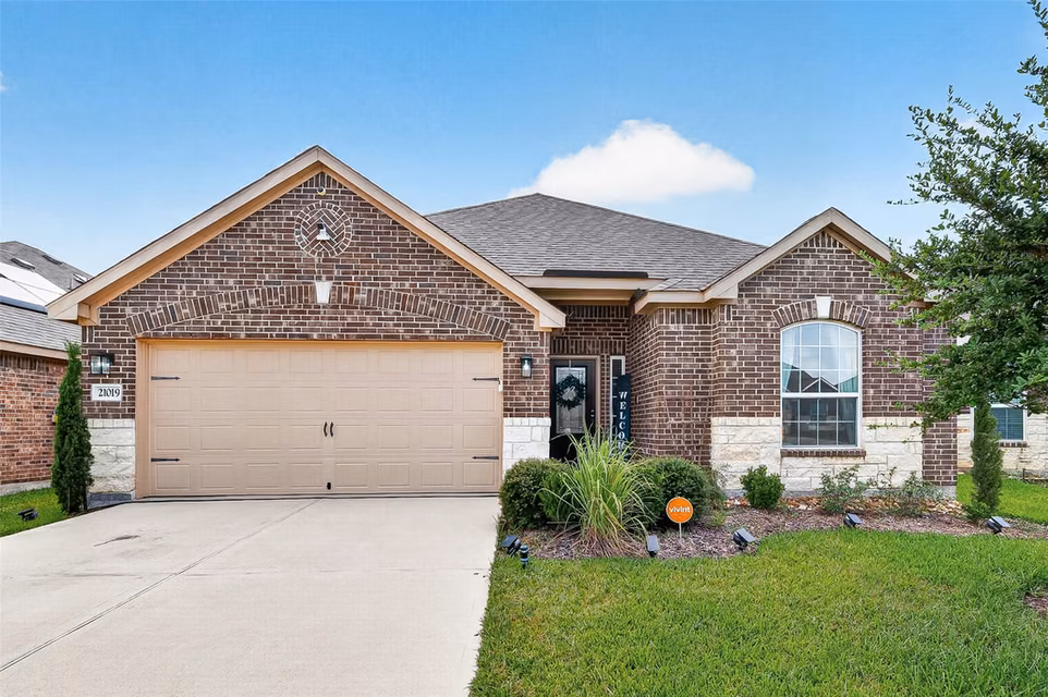 Photo 2 of 21019 Echo Manor Drive, Hockley, TX