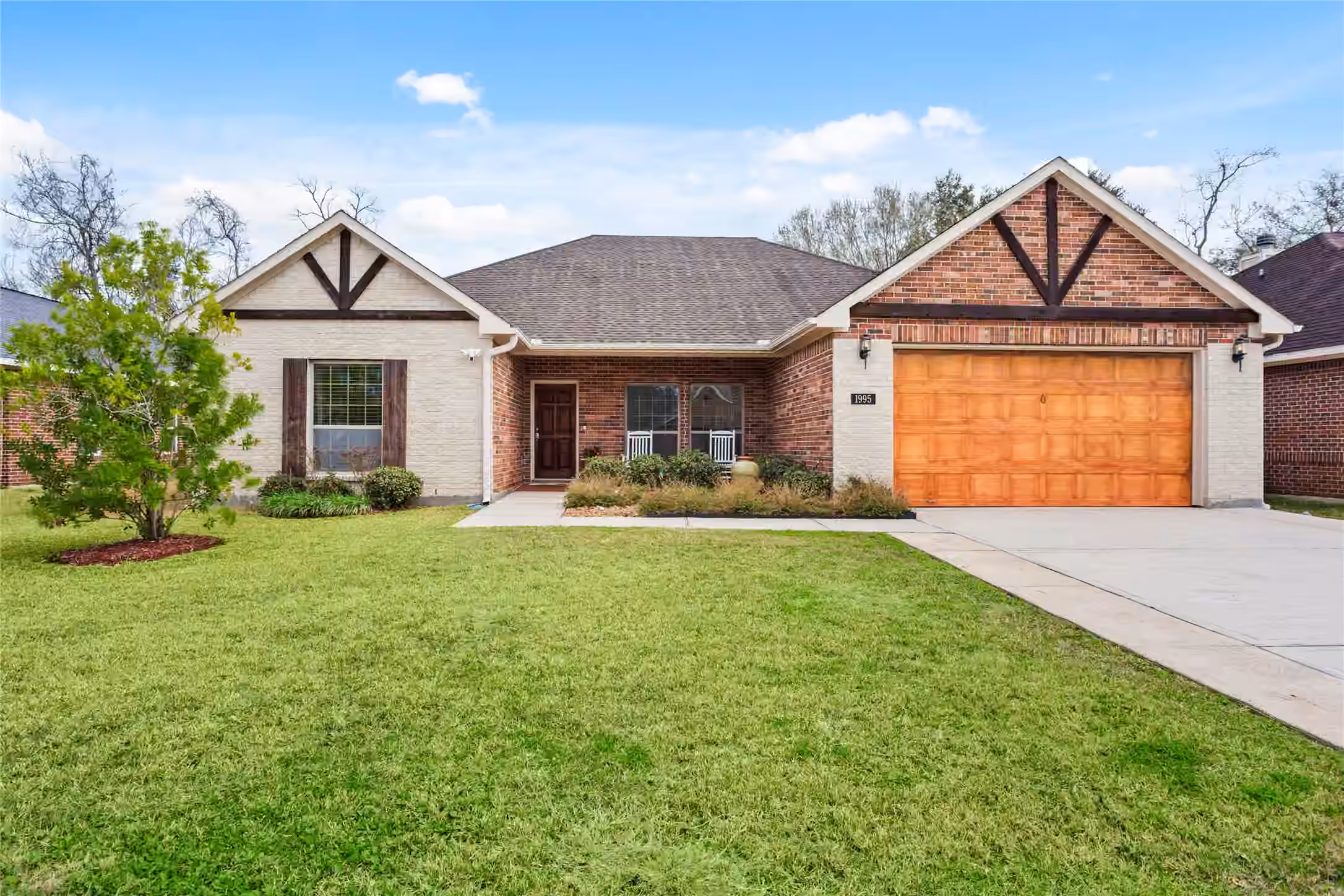 Photo 4 of 1995 Brentwood Drive, Alvin, TX
