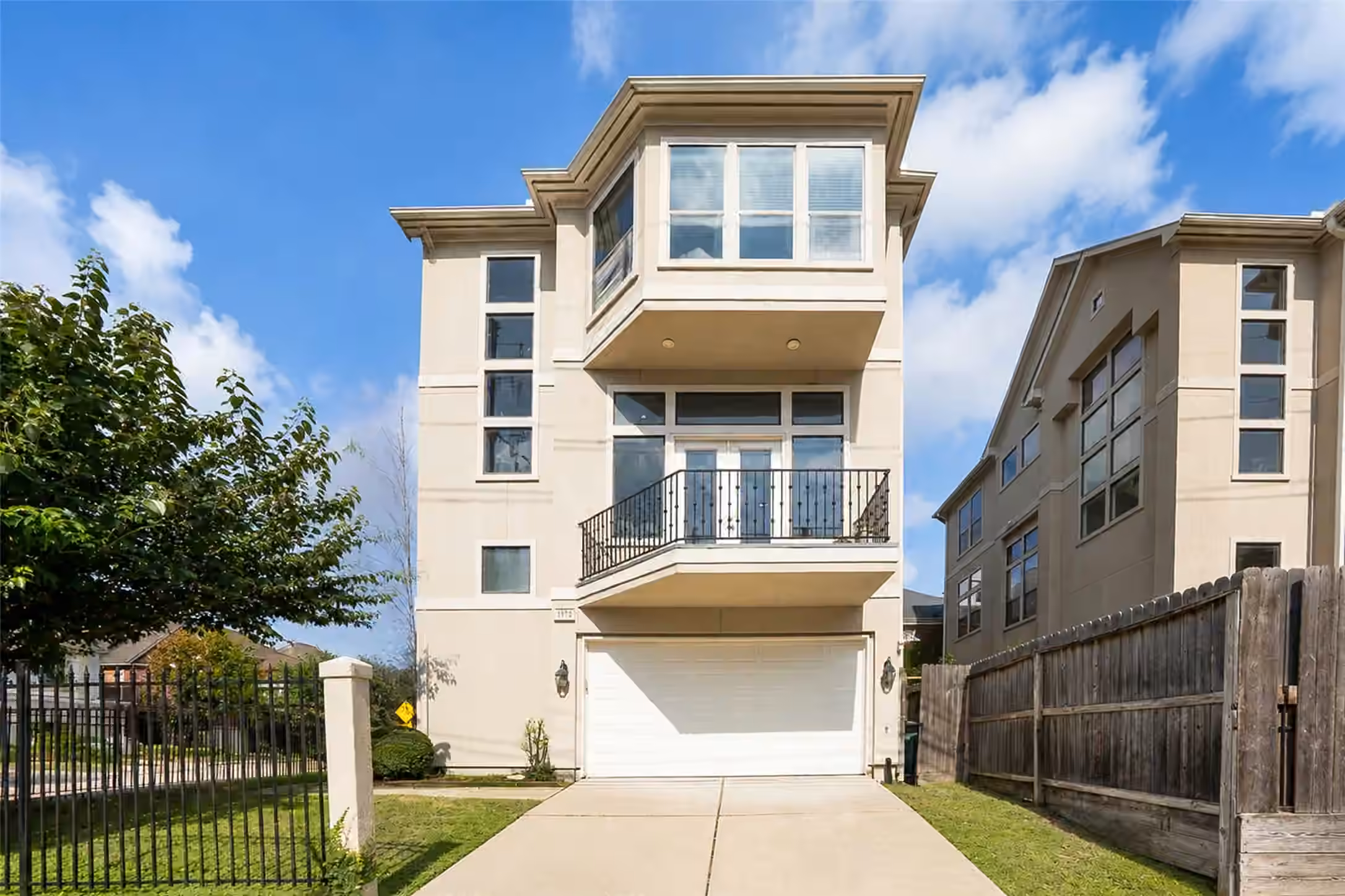 Photo 3 of 3014 S Rice Avenue, Houston, TX