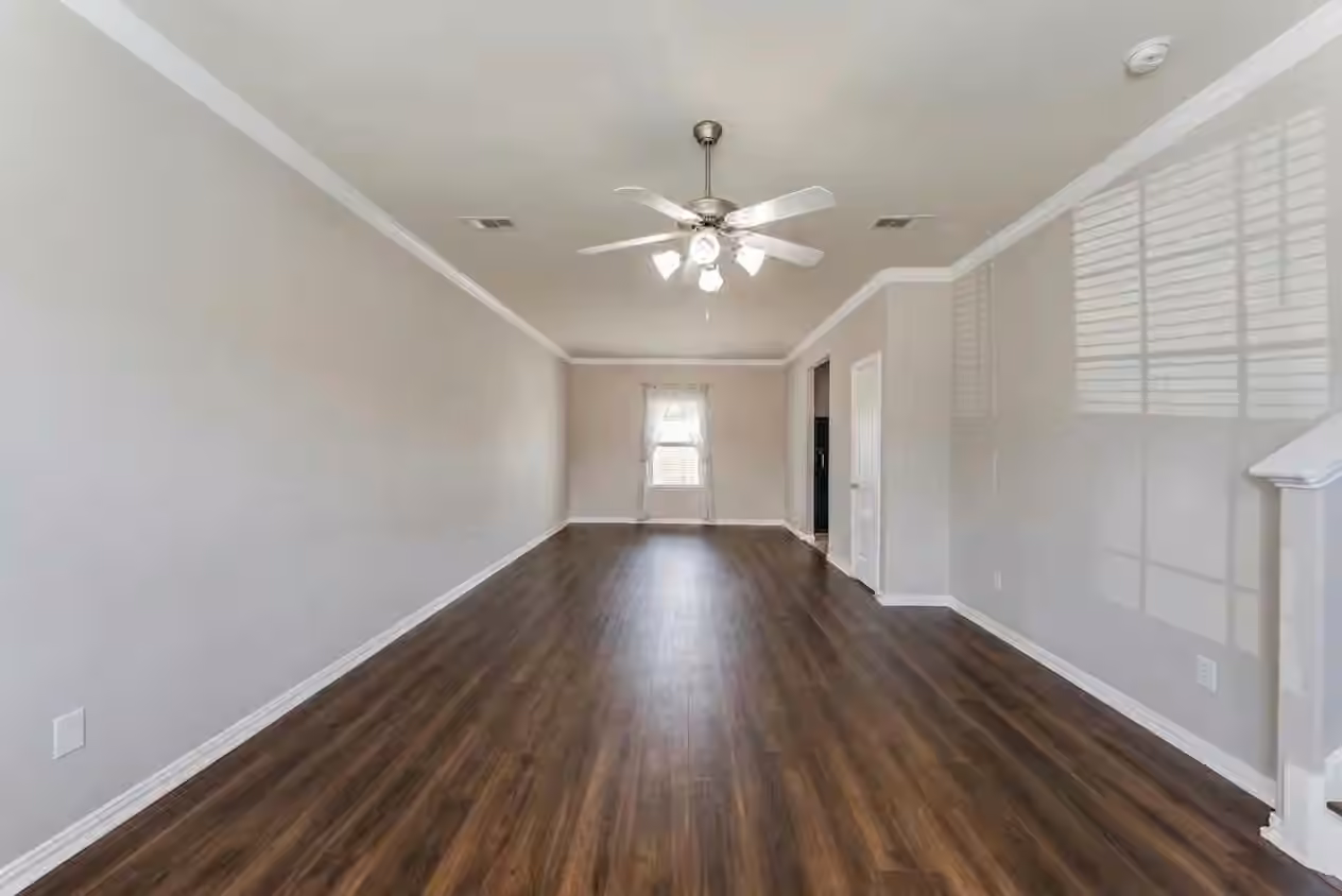 Photo 7 of 512 Forest Village Circle, La Marque, TX