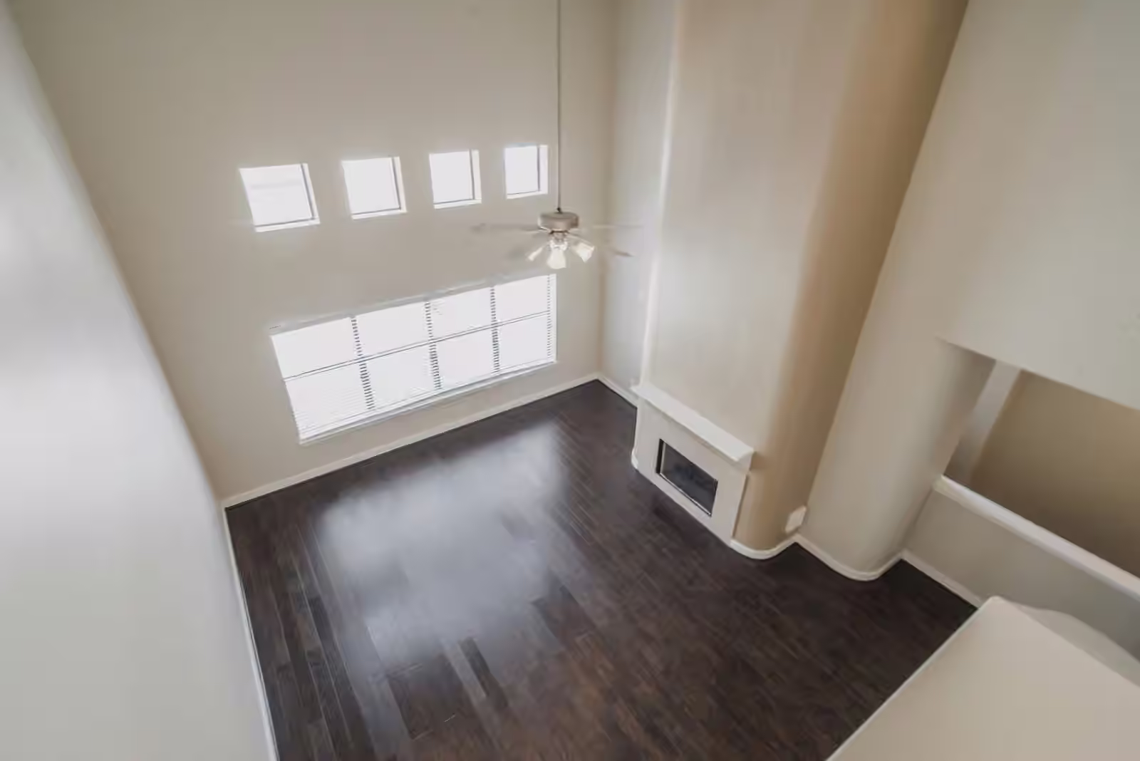 Photo 5 of 8632 Meadowcroft Drive, Houston, TX