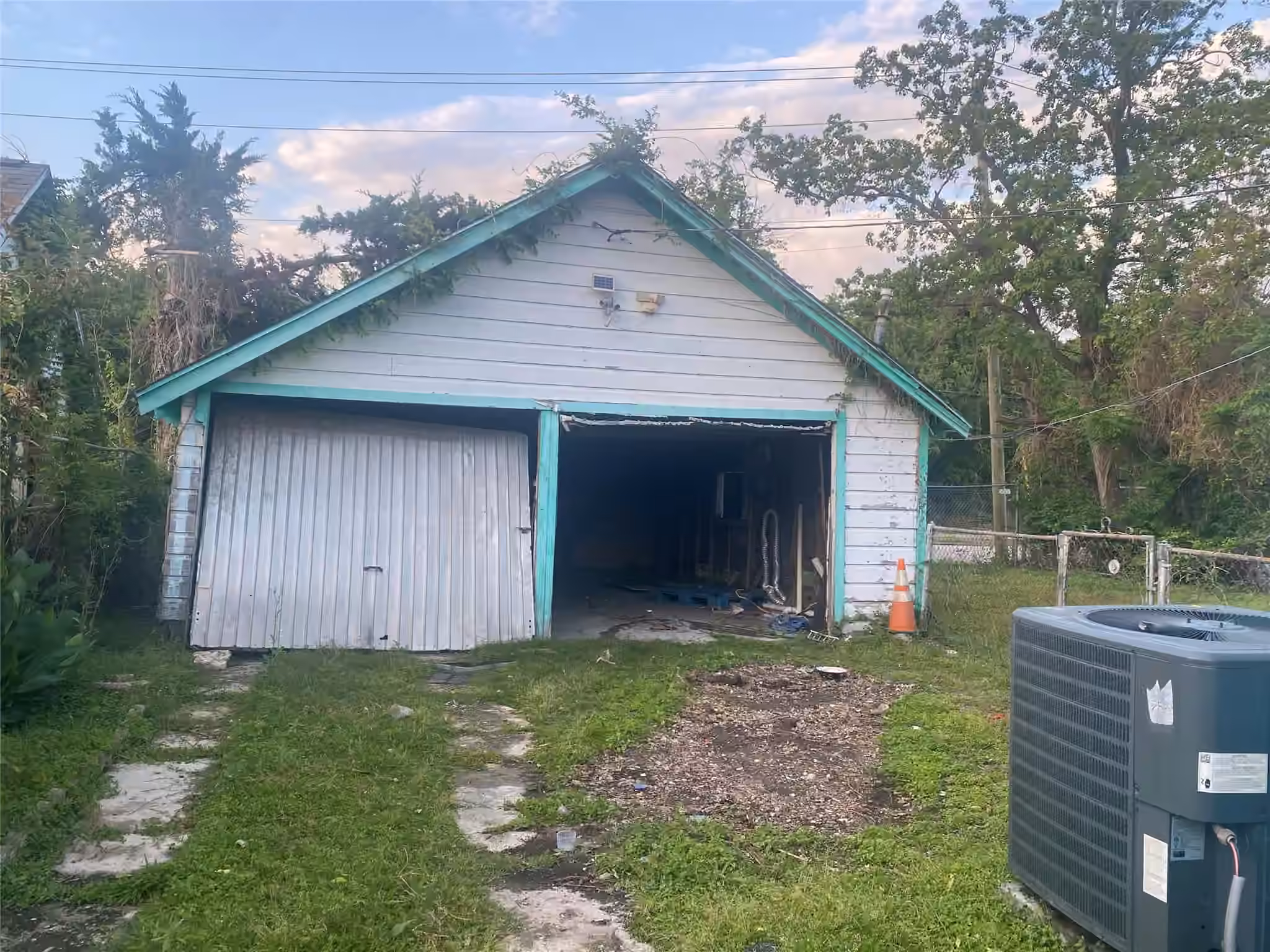 Photo 4 of 5745 Newport Street, Houston, TX