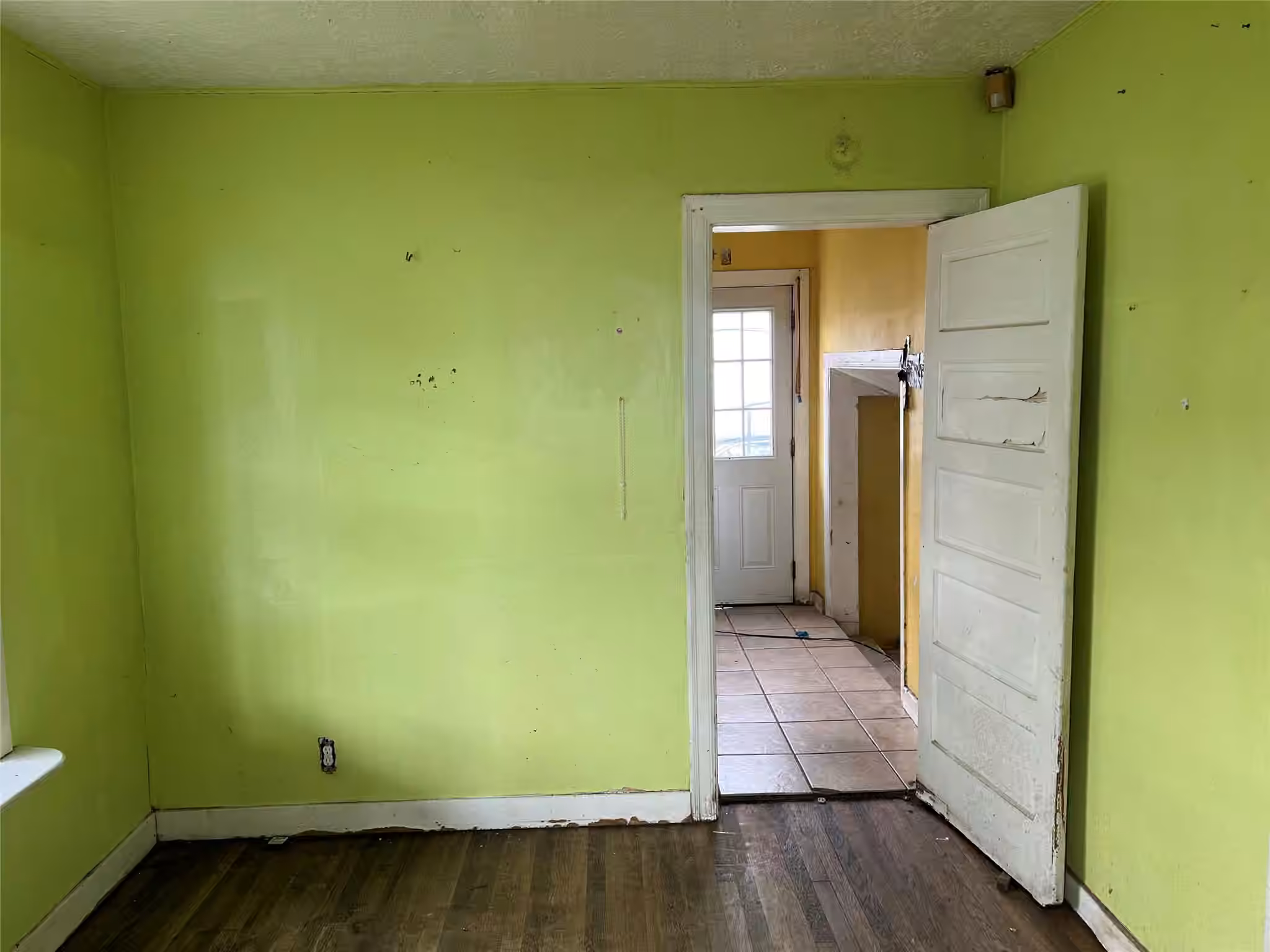 Photo 5 of 5745 Newport Street, Houston, TX