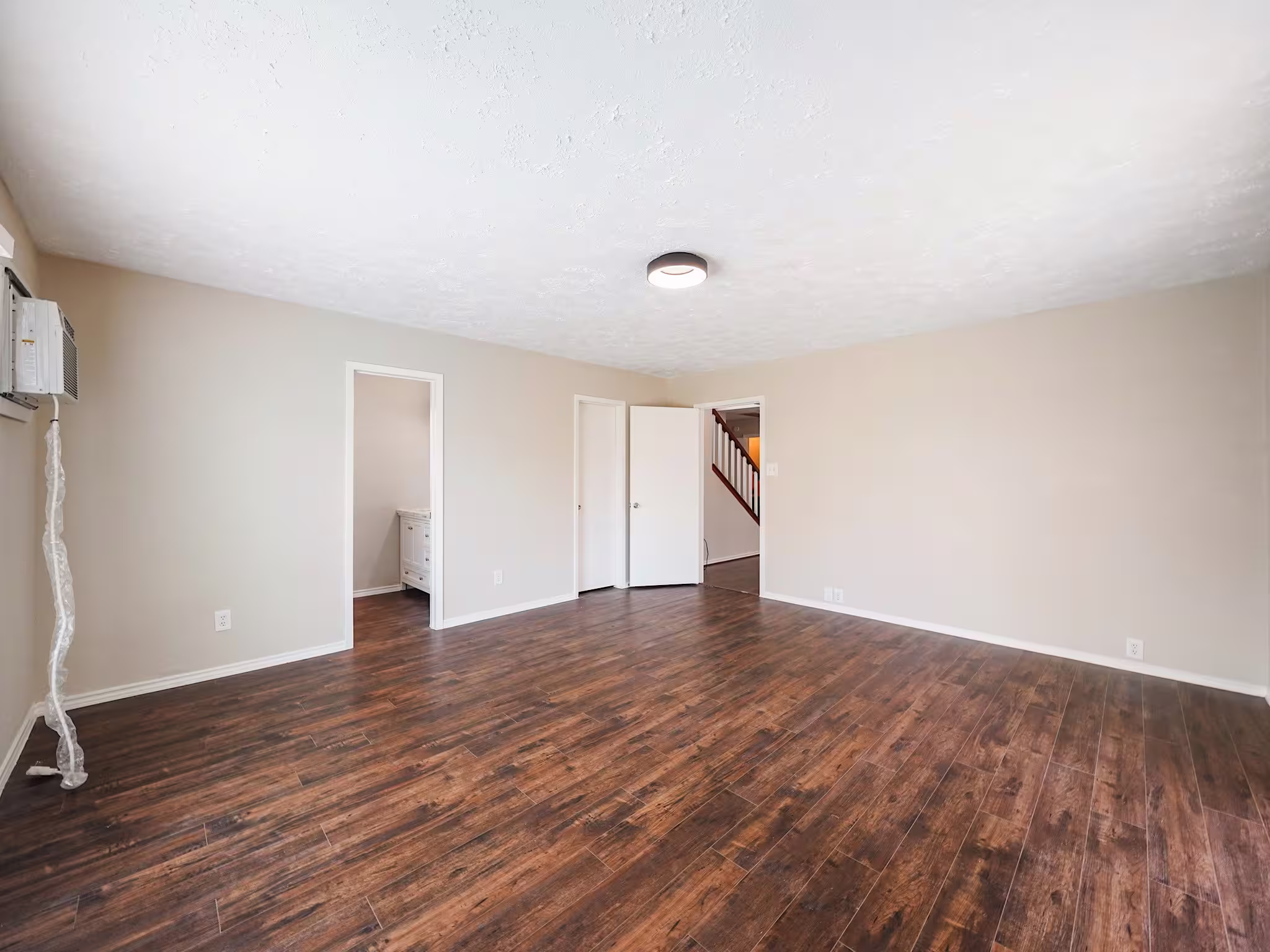 Photo 5 of 10913 Idlewood Court, La Porte, TX