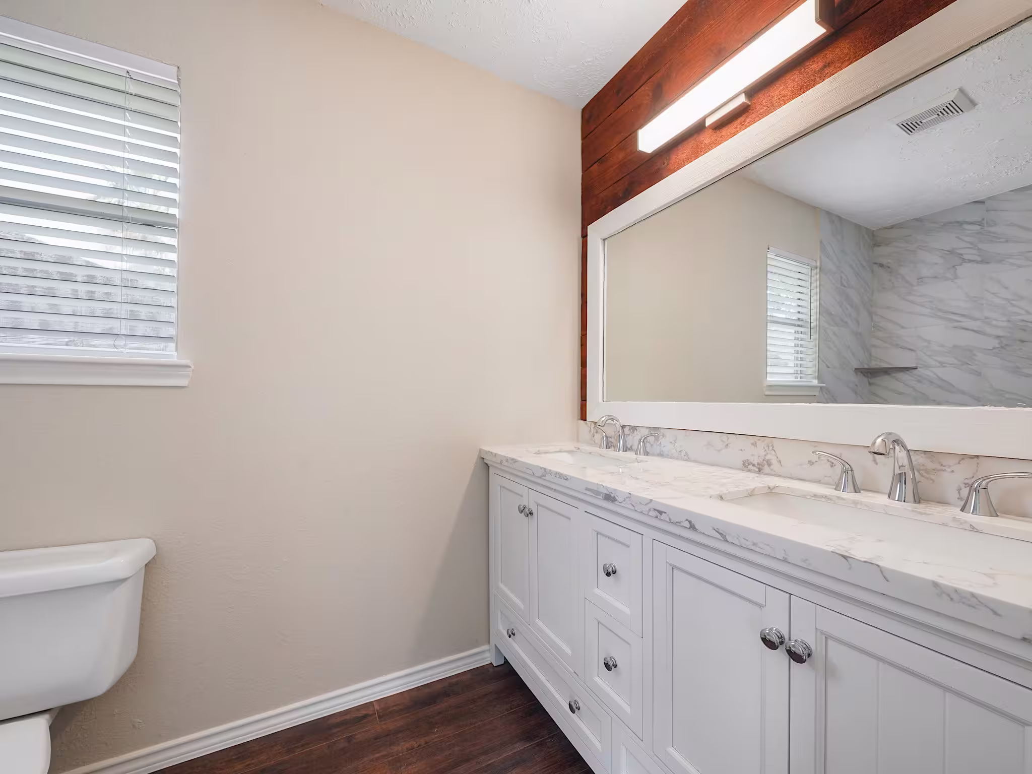 Photo 6 of 10913 Idlewood Court, La Porte, TX