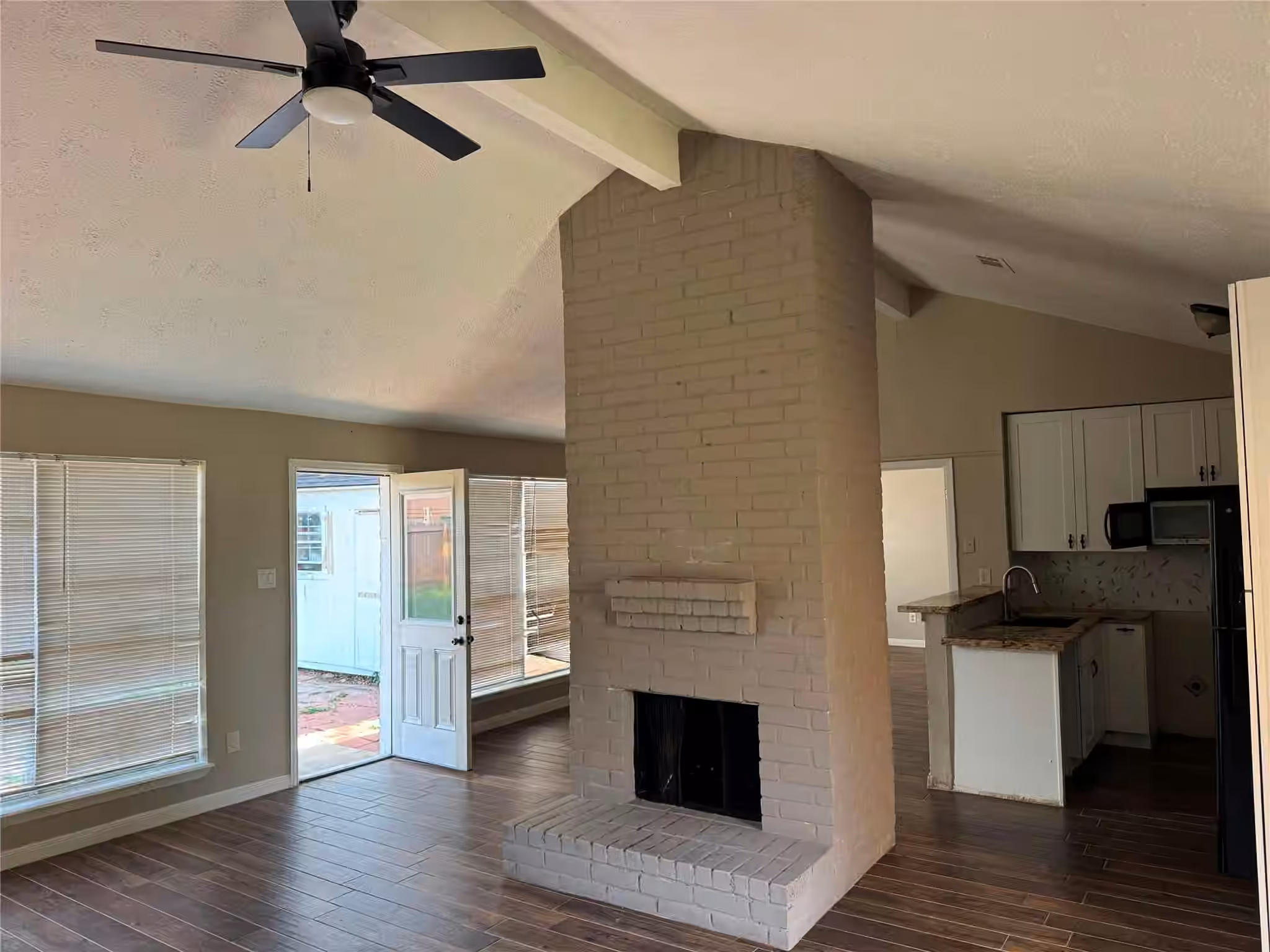 Photo 7 of 19327 Cypress Bay Drive, Katy, TX
