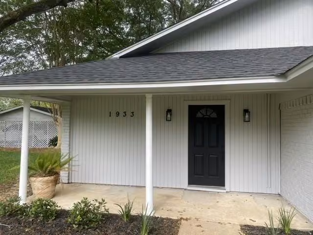Photo 2 of 1933 N San Jacinto Street, Liberty, TX