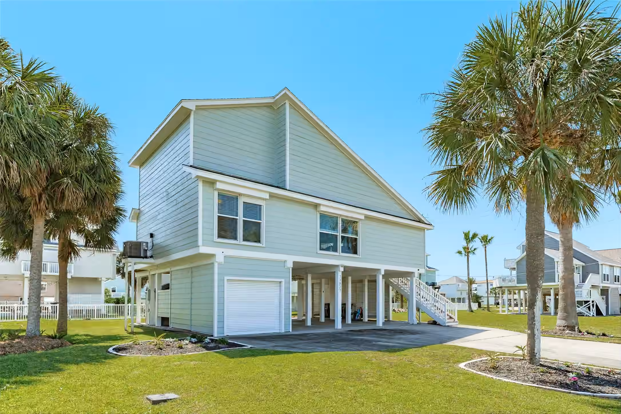 Photo 7 of 13827 Pirates Beach Boulevard, Galveston, TX