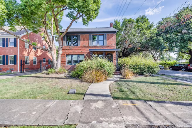 Photo of 1900 Hawthorne Street, Houston, TX 77098